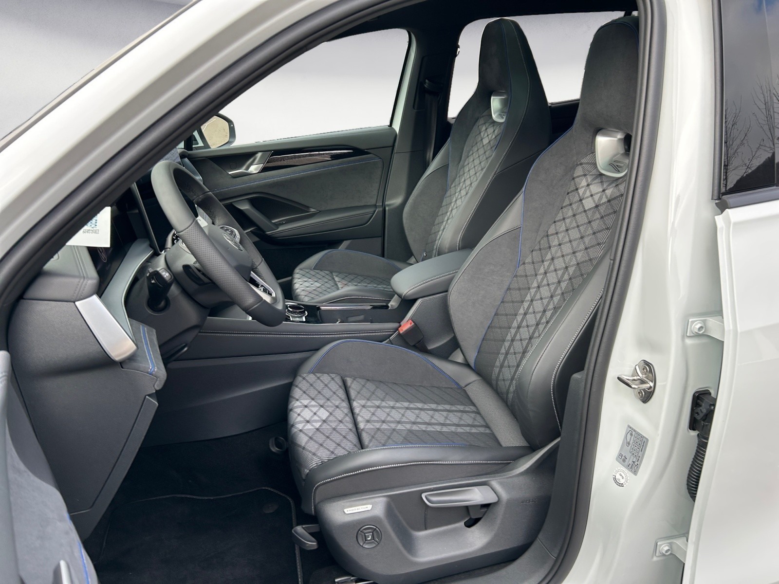 Volkswagen - Tayron R-Line 2,0 l TDI SCR 4MOTION 7-Gang-Doppelkupplungsgetrie be DSG