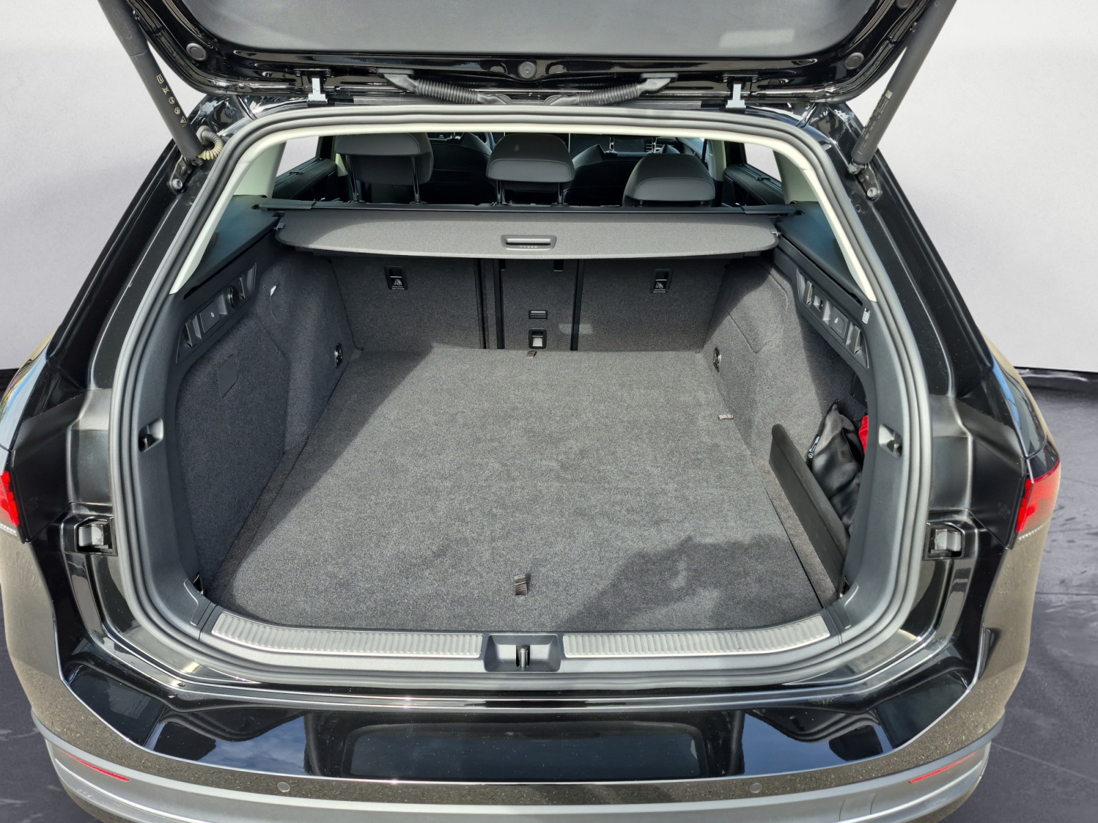 Volkswagen - Passat Variant 1.5 e-Hybrid OPF DSG Business