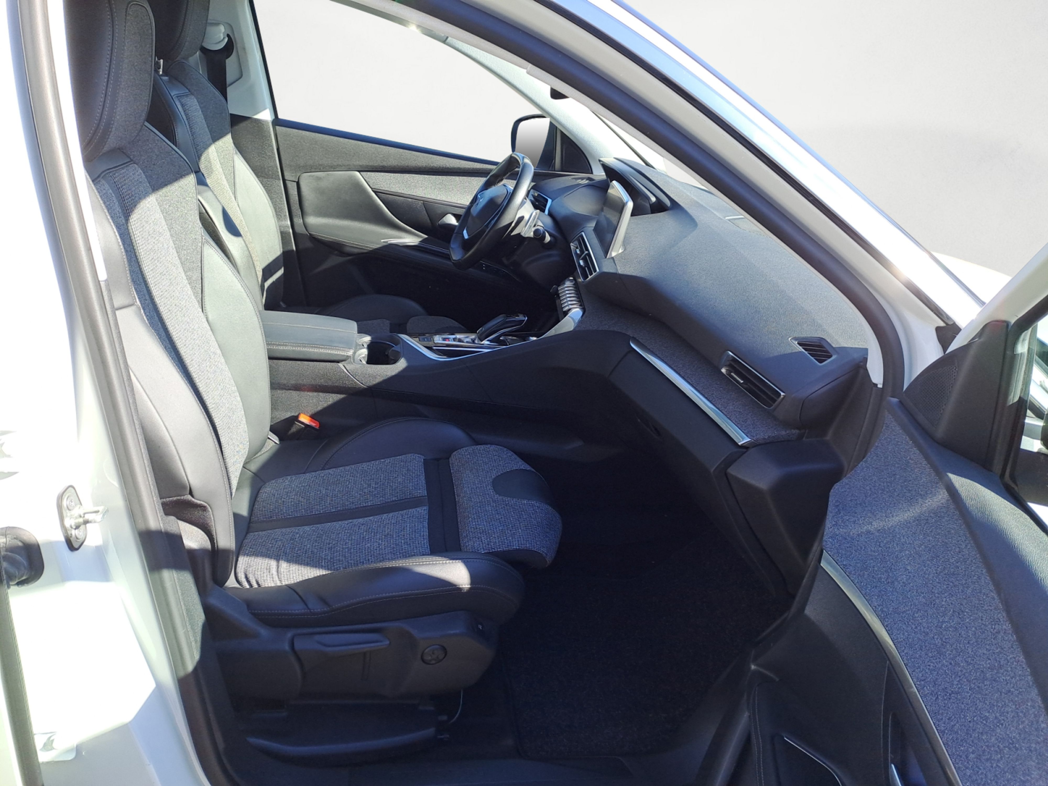 Peugeot - 3008 PureTech 180 Stop & Start GPF EAT8 Allure