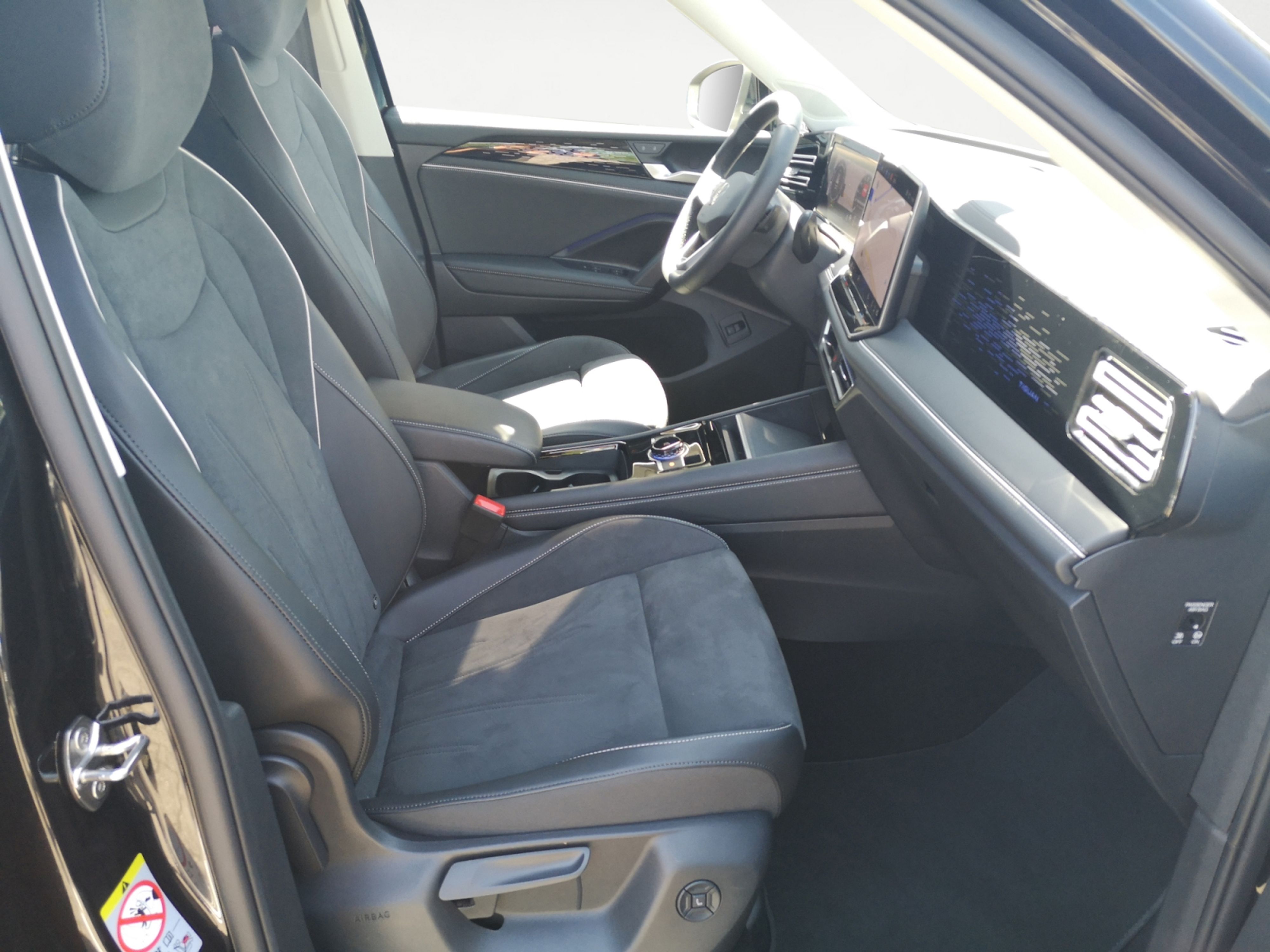 Volkswagen - Tiguan 1.5 eTSI Elegance DSG