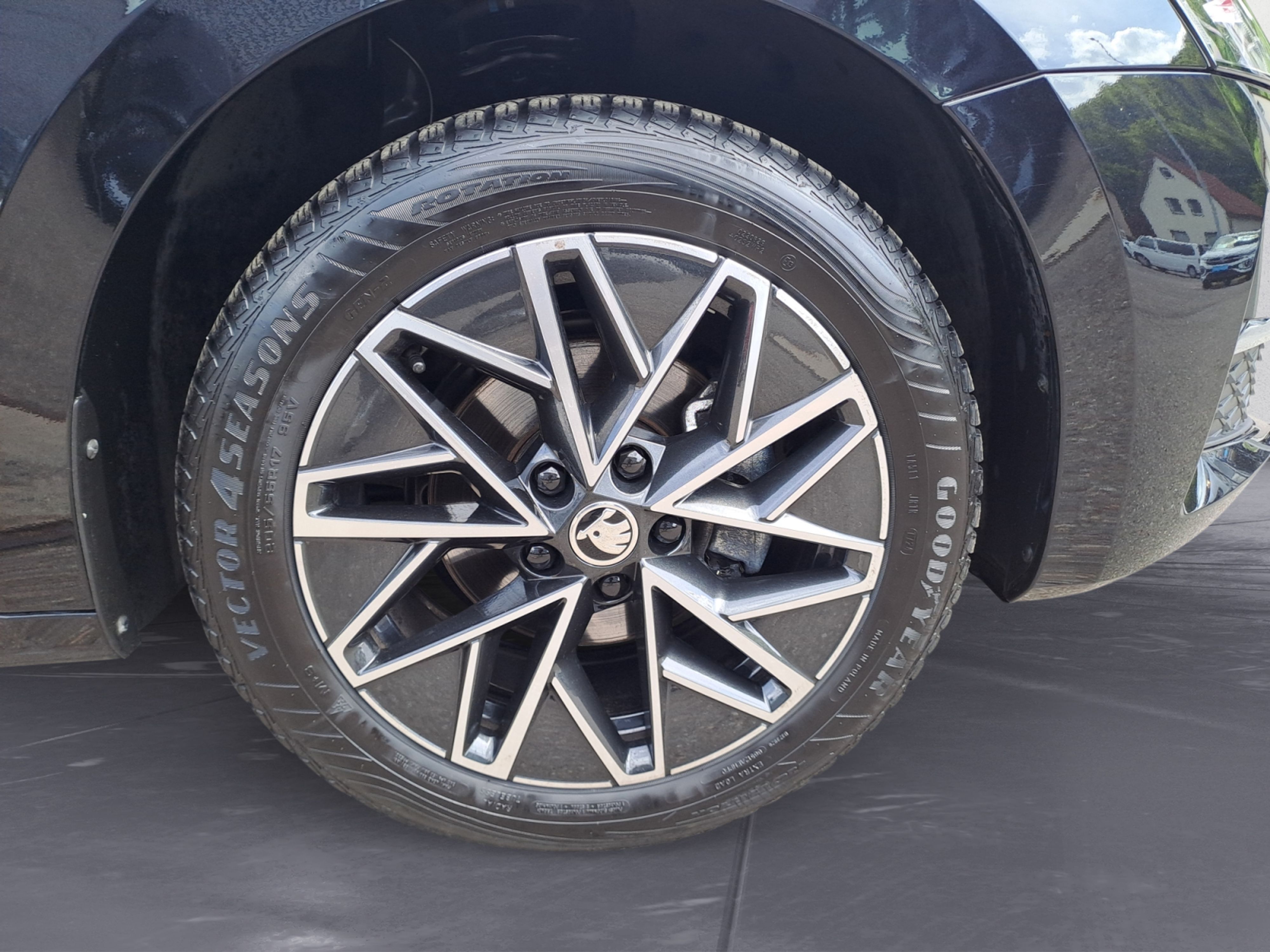 Skoda - Octavia Combi 2.0 TDI DSG Selection