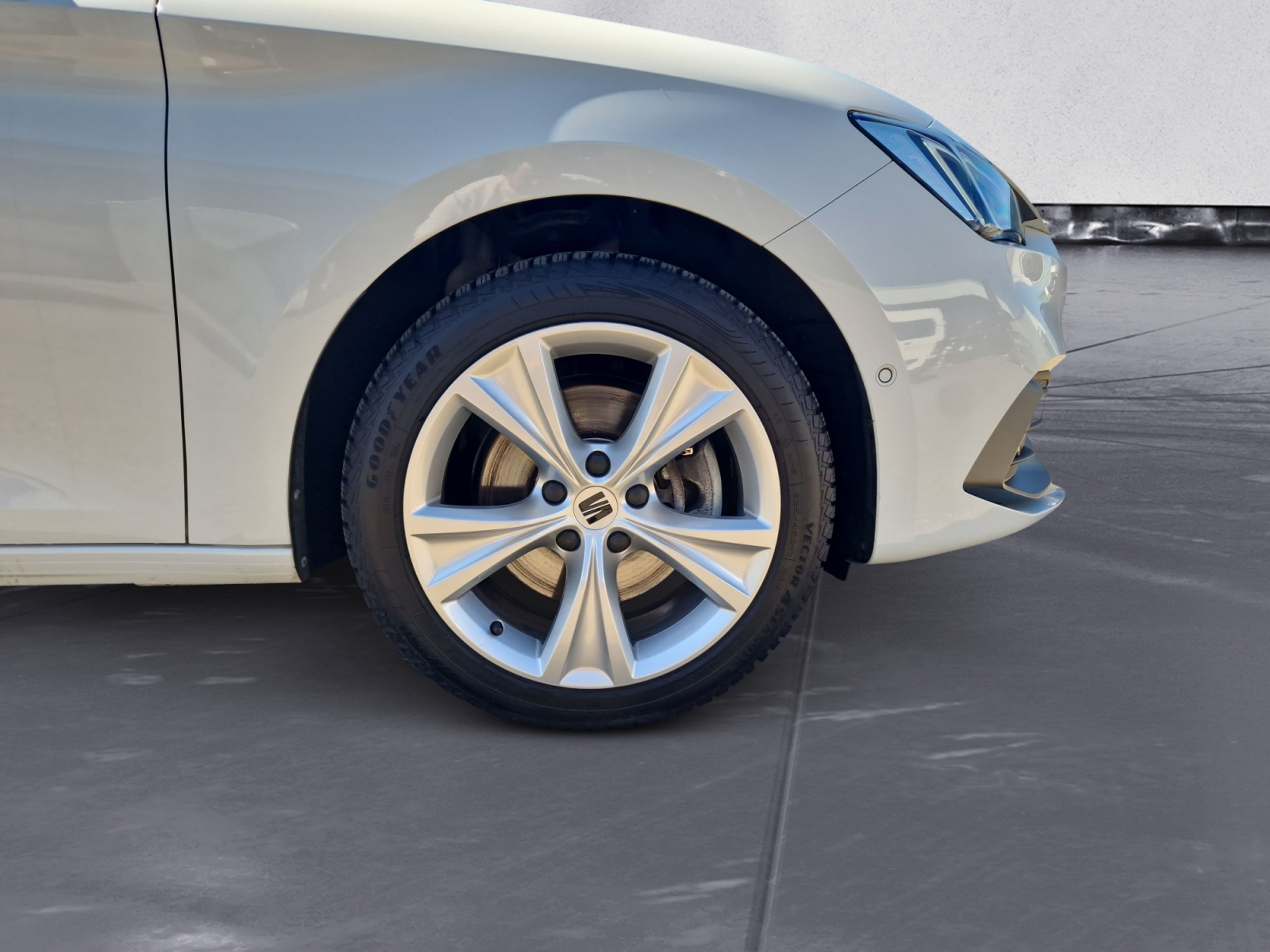 Seat - Leon Sportstourer 2.0 TDI DSG FR