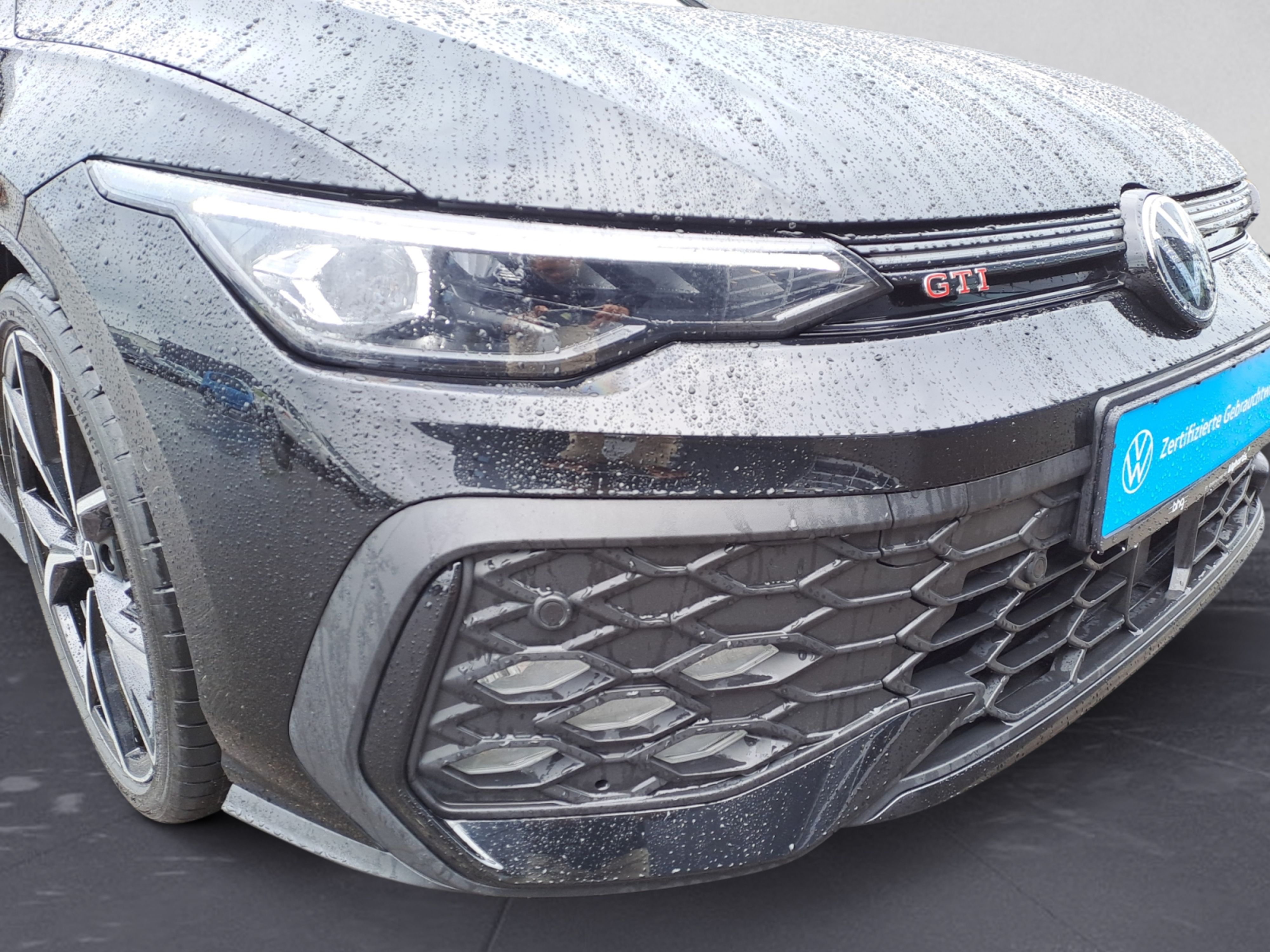 Volkswagen - Golf GTI