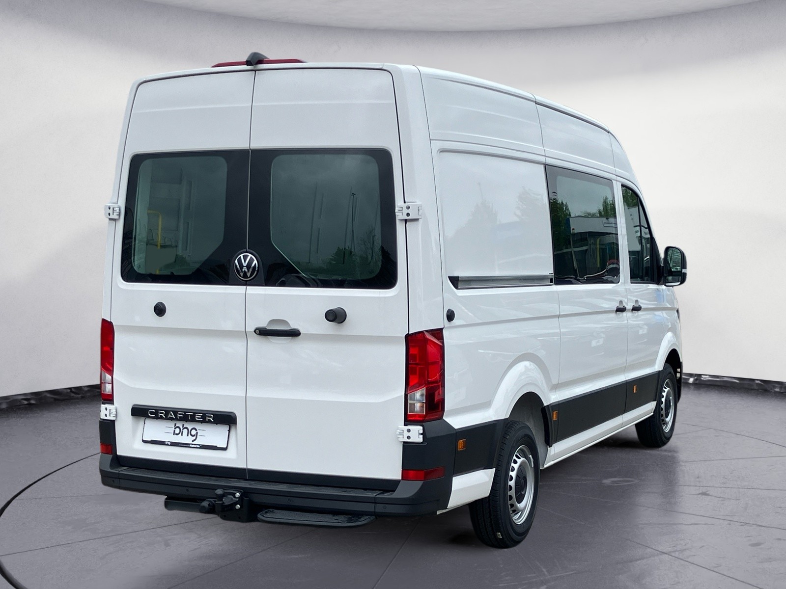 Volkswagen - Crafter 35 Kasten 2,0 l  Frontantr ieb 8-Gang Automatik Radst. 3640 mm