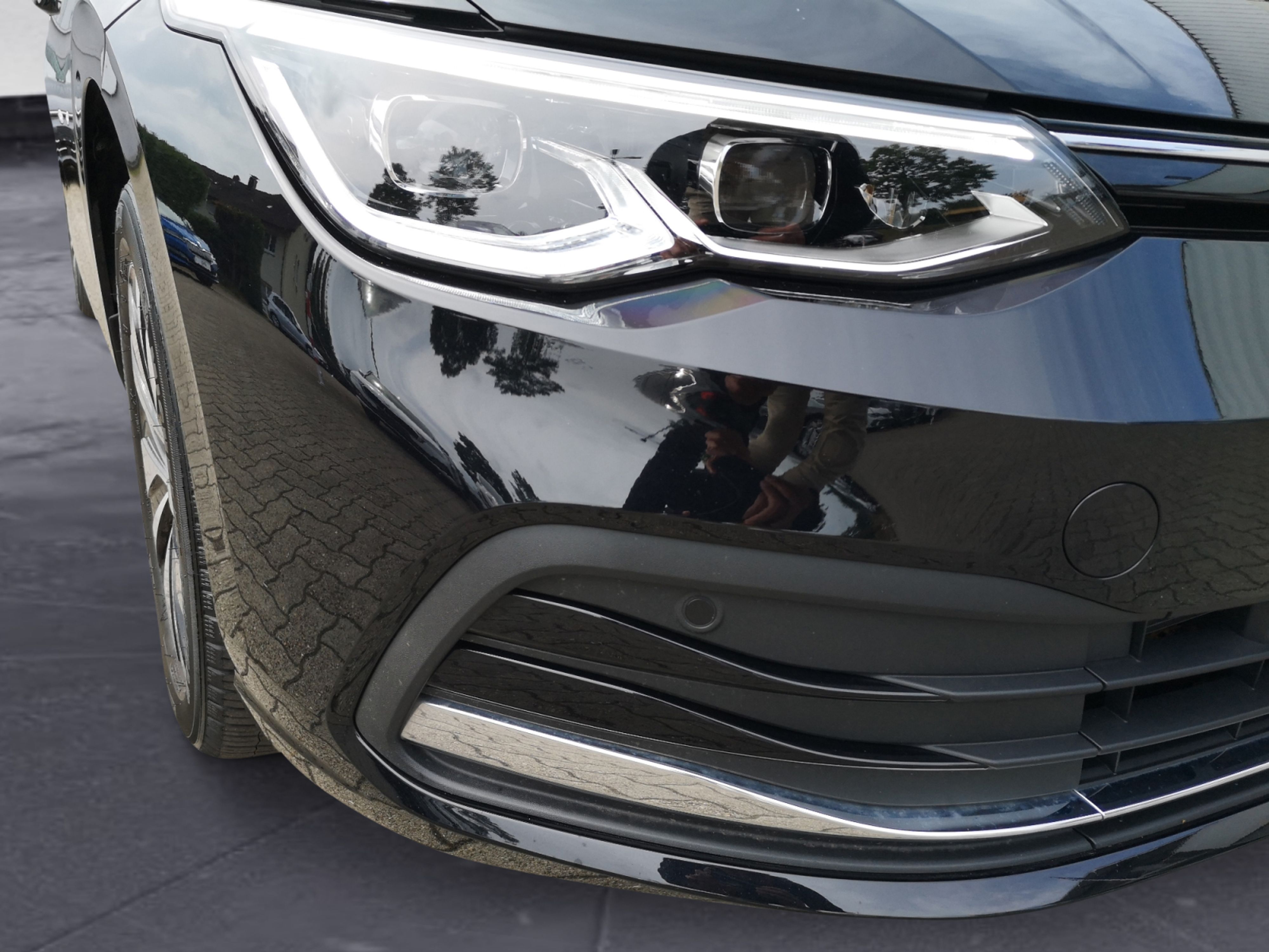 Volkswagen - Golf Variant 1.0 TSI Life