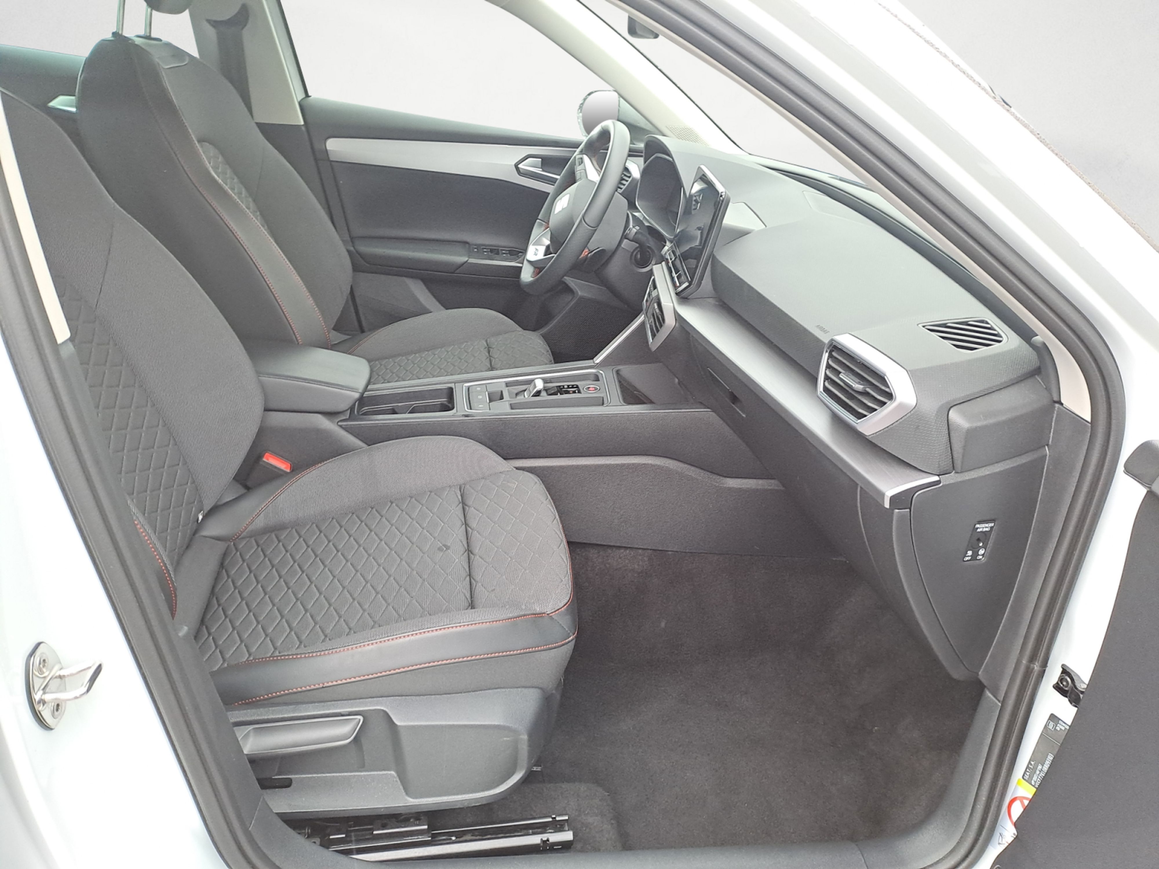 Seat - Leon Sportstourer 2.0 TDI DSG FR