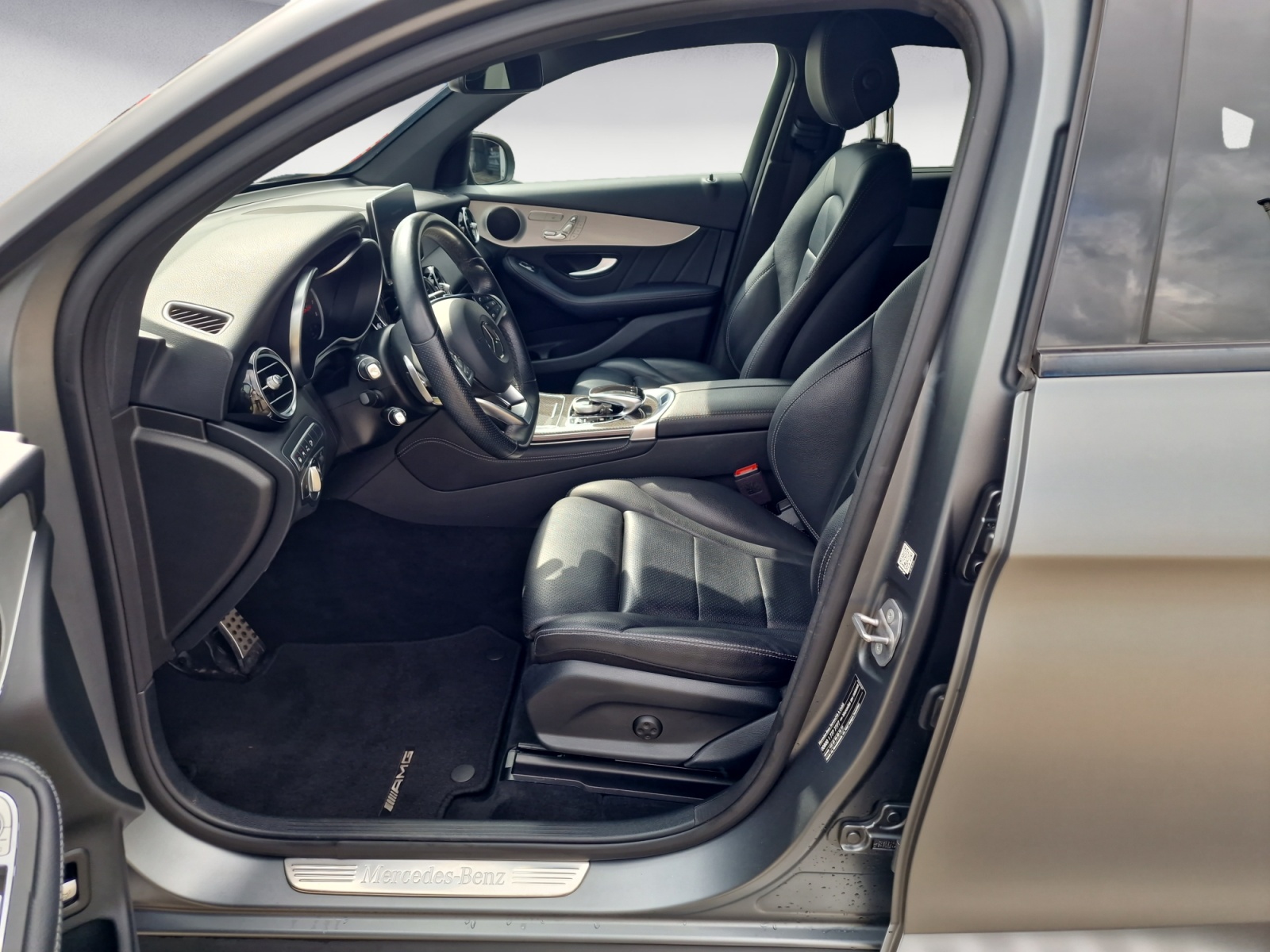 Mercedes-Benz - GLC 300 COUPE Leder AMG Optik