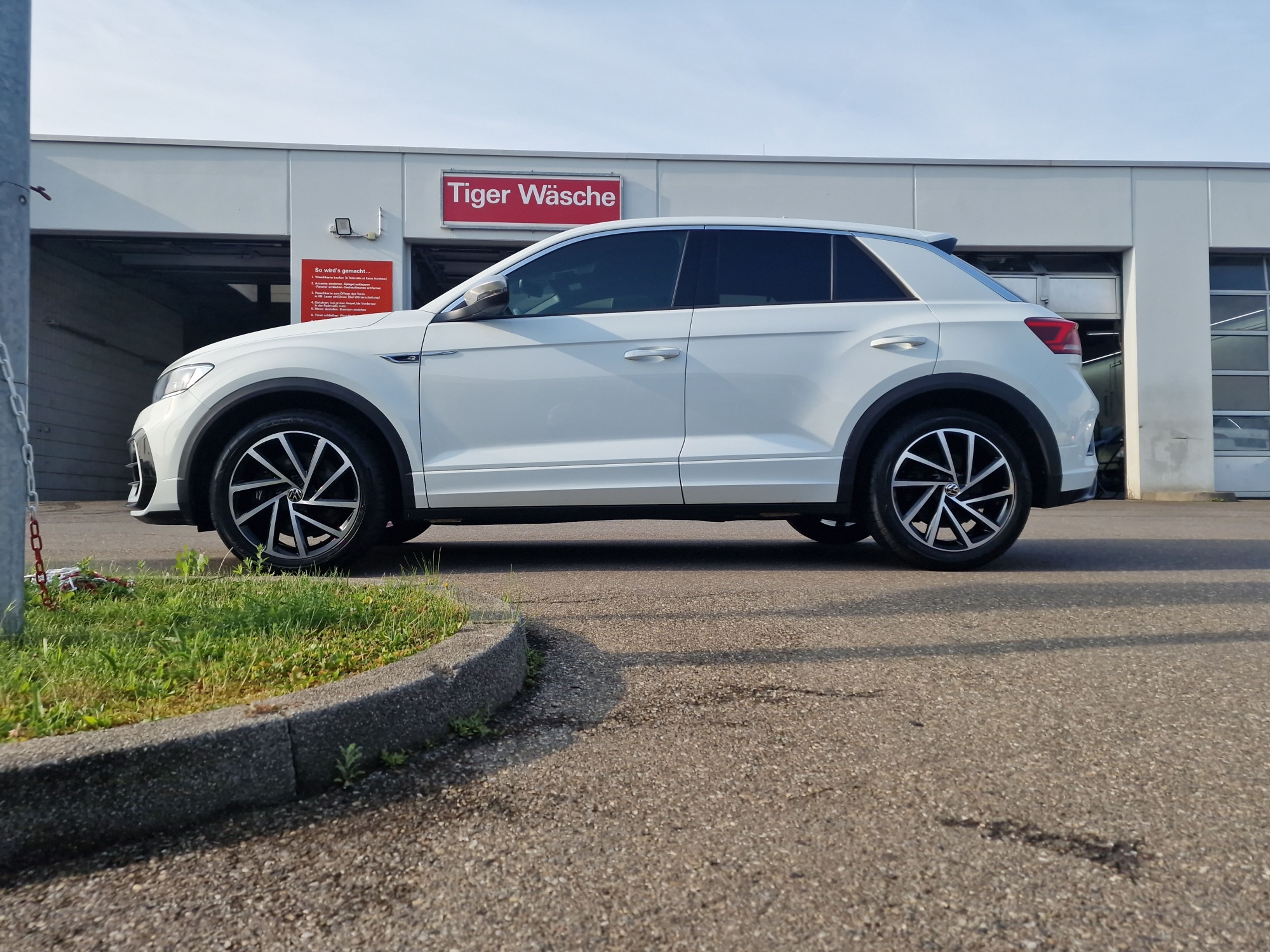 Volkswagen - T-Roc 2.0 TSI 4MOTION DSG R