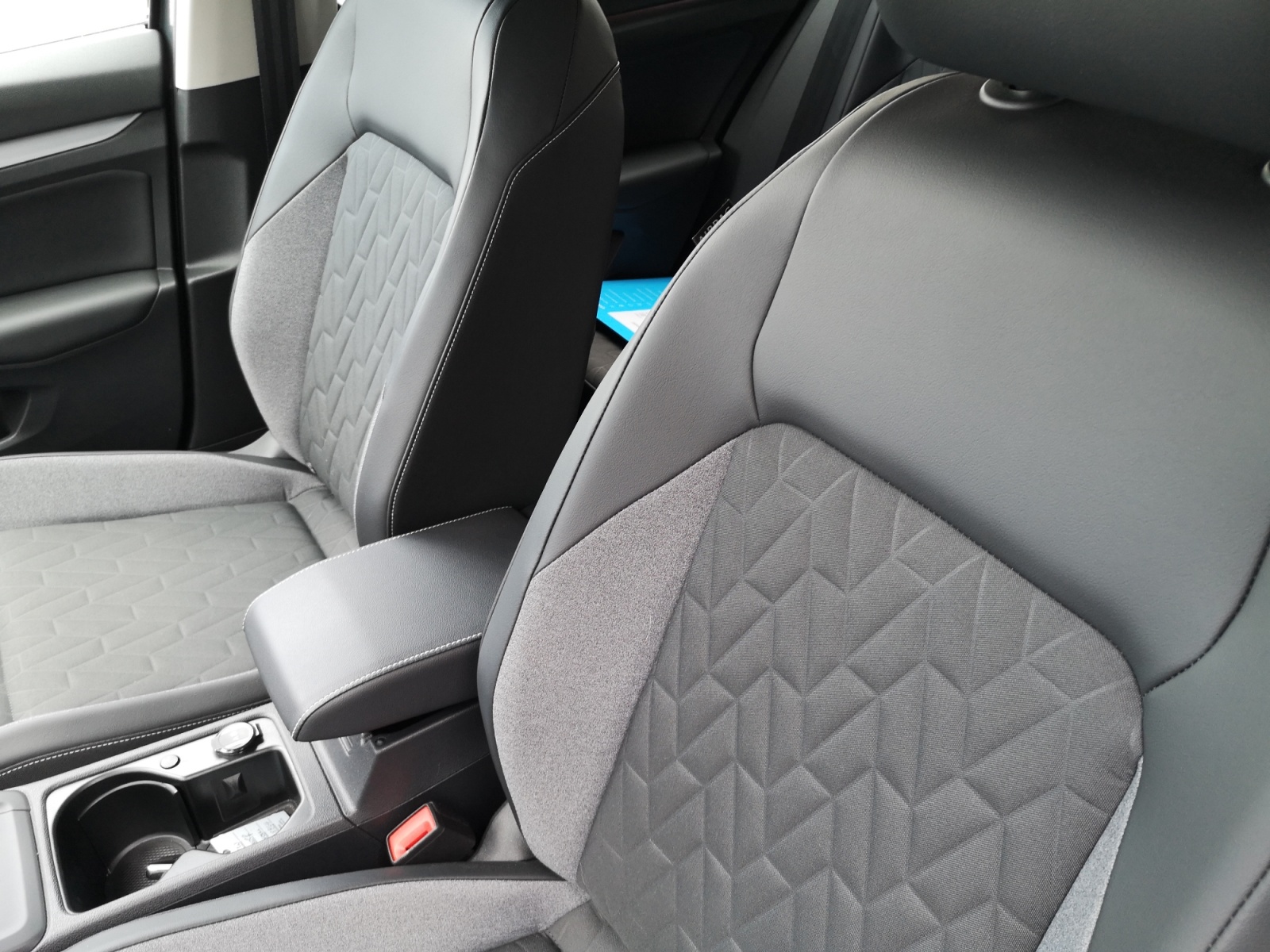 Volkswagen - Golf 1.5 TSI Life