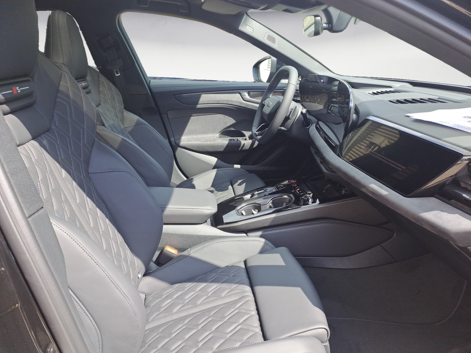 Audi - A6 Avant TFSI S tronic