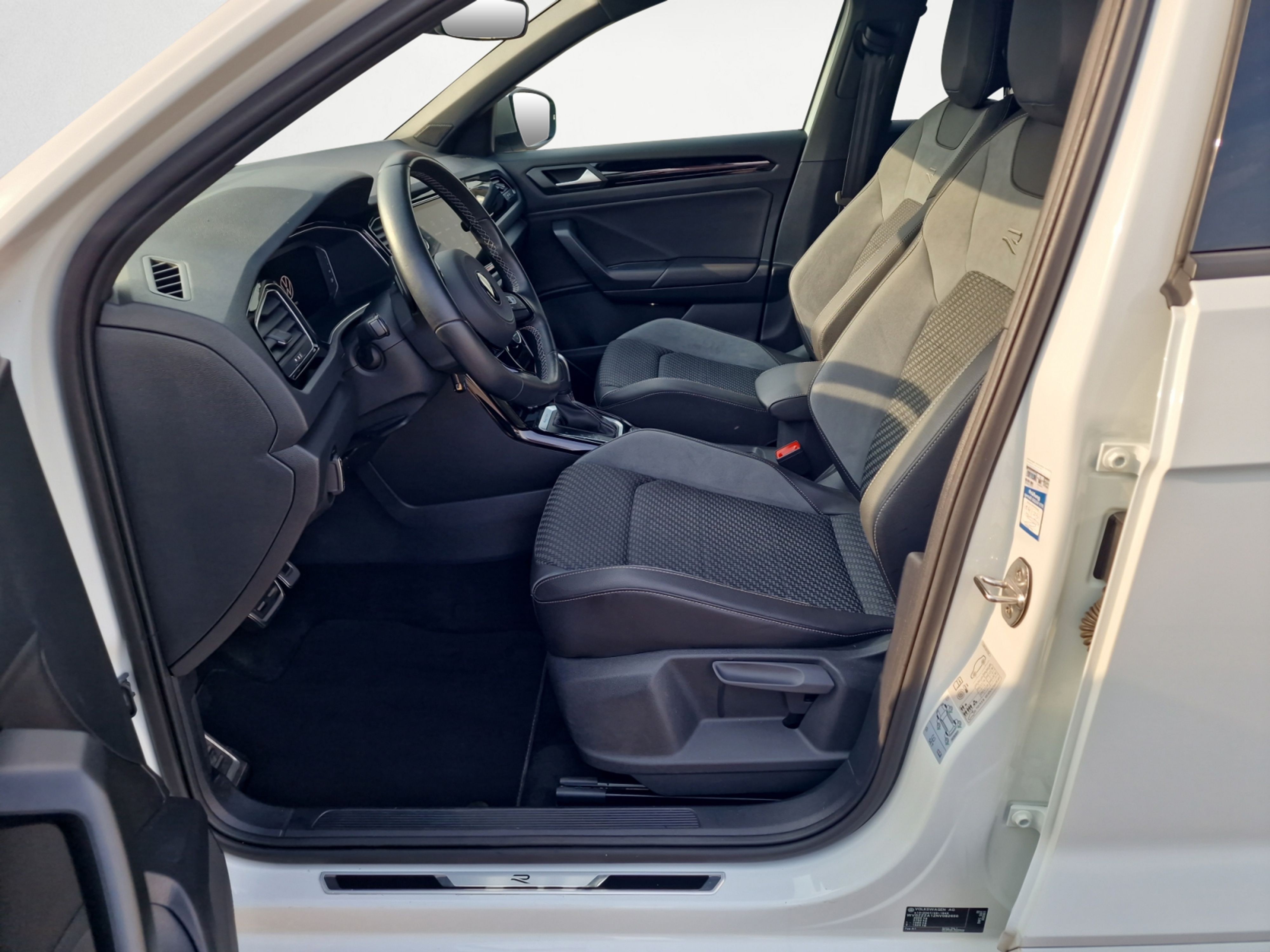Volkswagen - T-Roc 2.0 TSI 4MOTION DSG R
