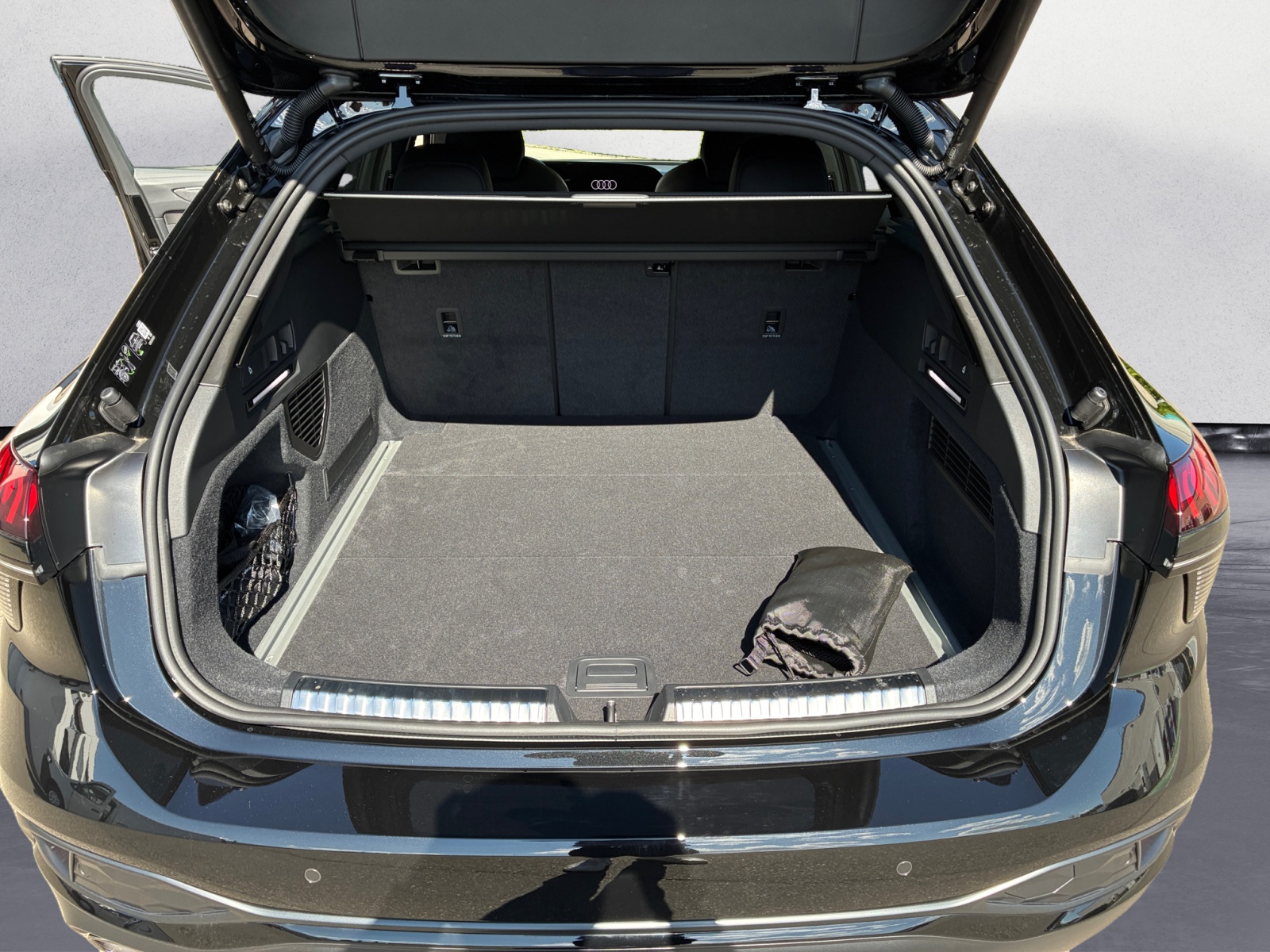 Audi - A6 Avant