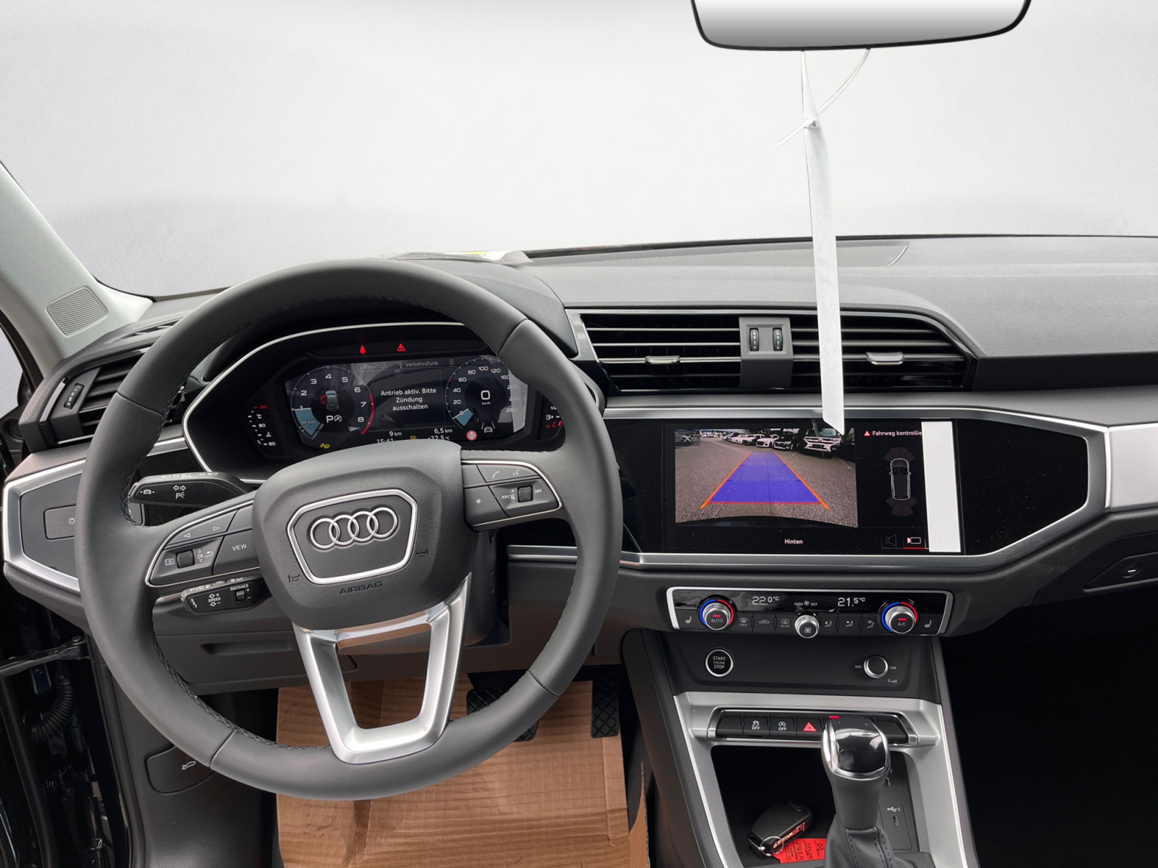 Audi - Q3 advanced