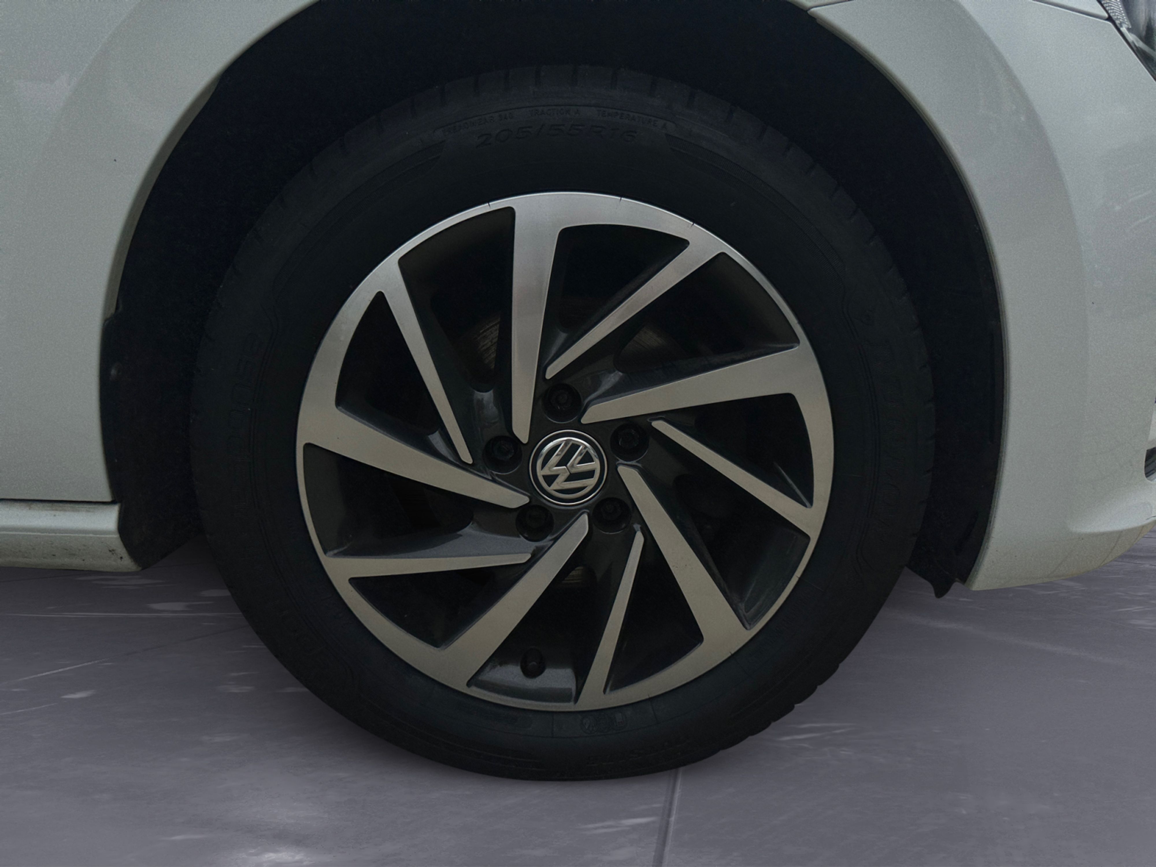 Volkswagen - Golf Sportsvan 1.2 TSI Comfortline Standheizung