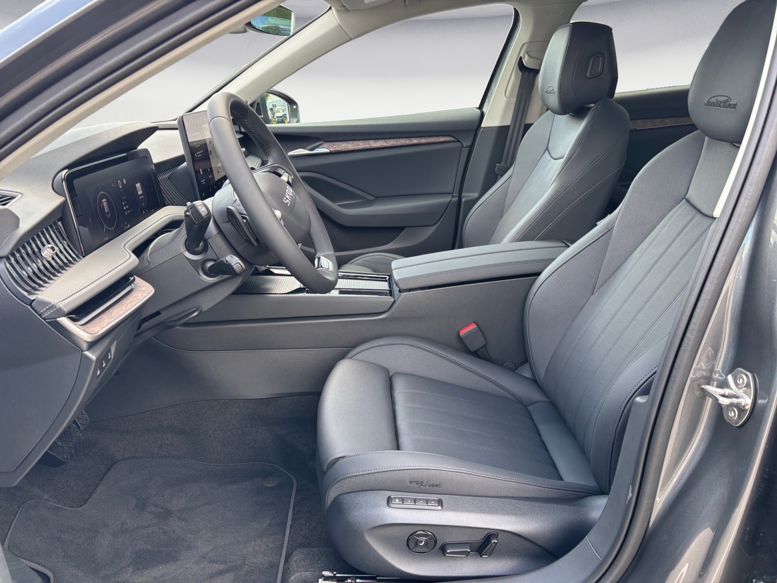 Skoda - Superb Combi L&K 2,0 TDI  7-Gang-DSG 4x4