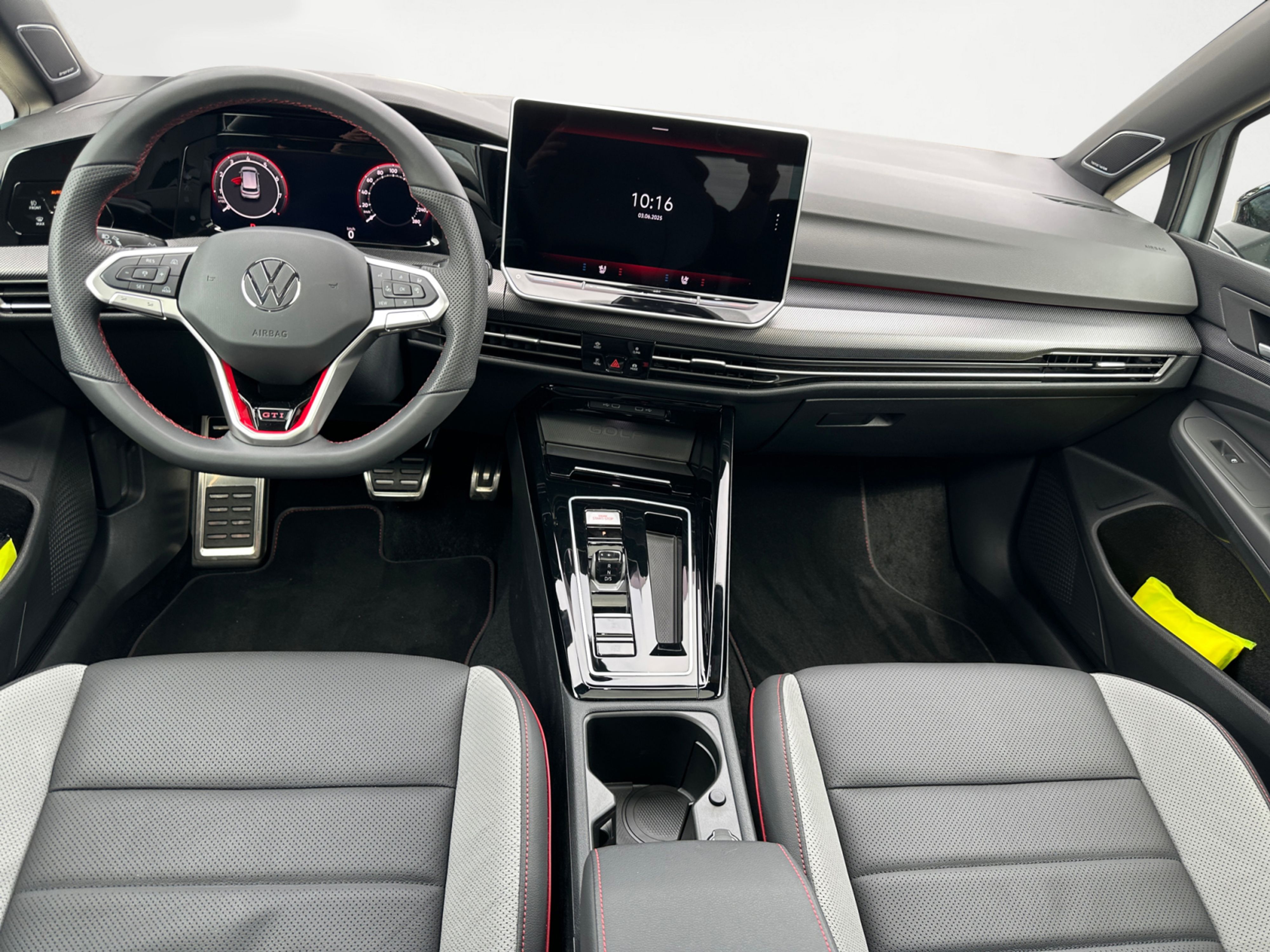 Volkswagen - Golf GTI