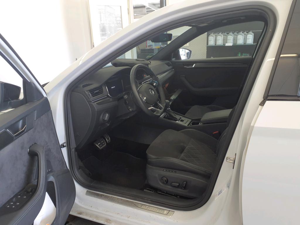 Skoda - Superb Combi 1.4 TSI iV DSG Sportline
