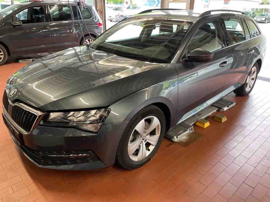 Skoda - Superb Combi 2.0 TDI DSG Active