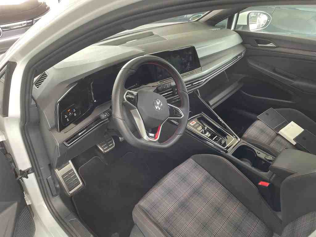 Volkswagen - Golf GTI 2.0TSI DSG