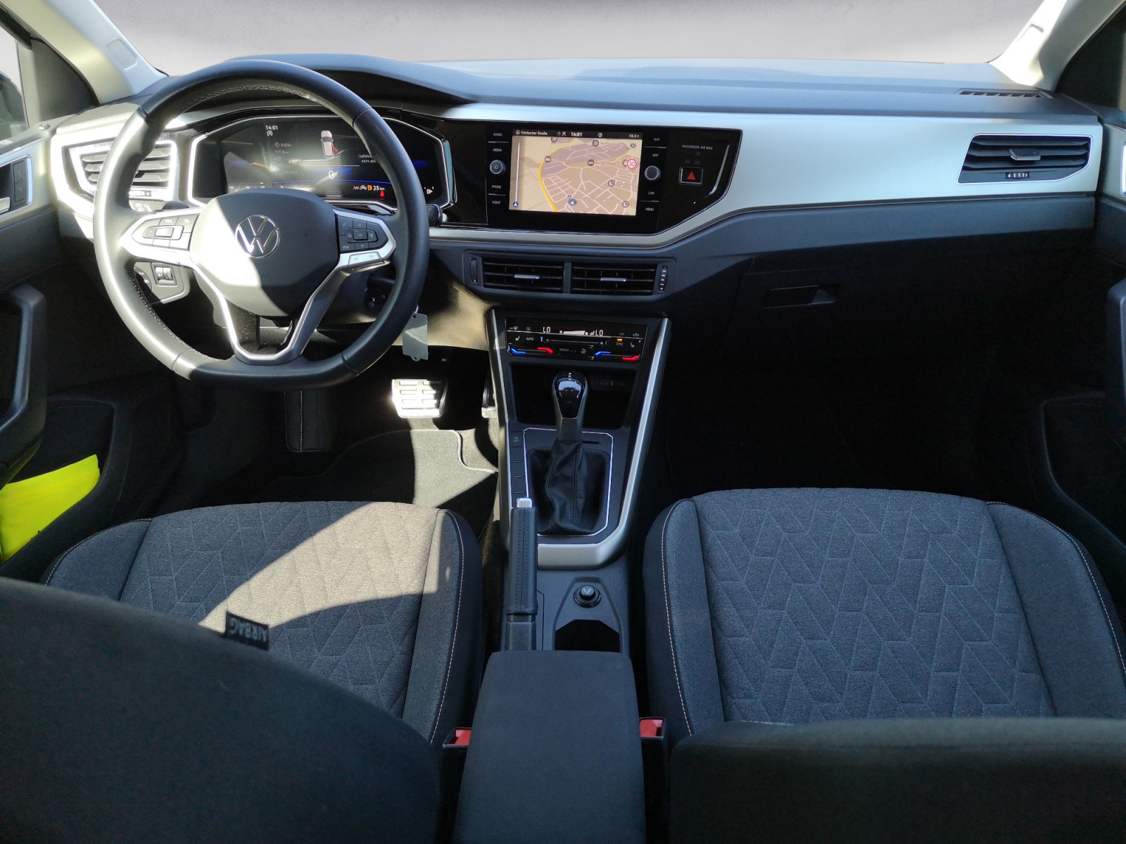 Volkswagen - Polo 1.0 TSI Move DSG
