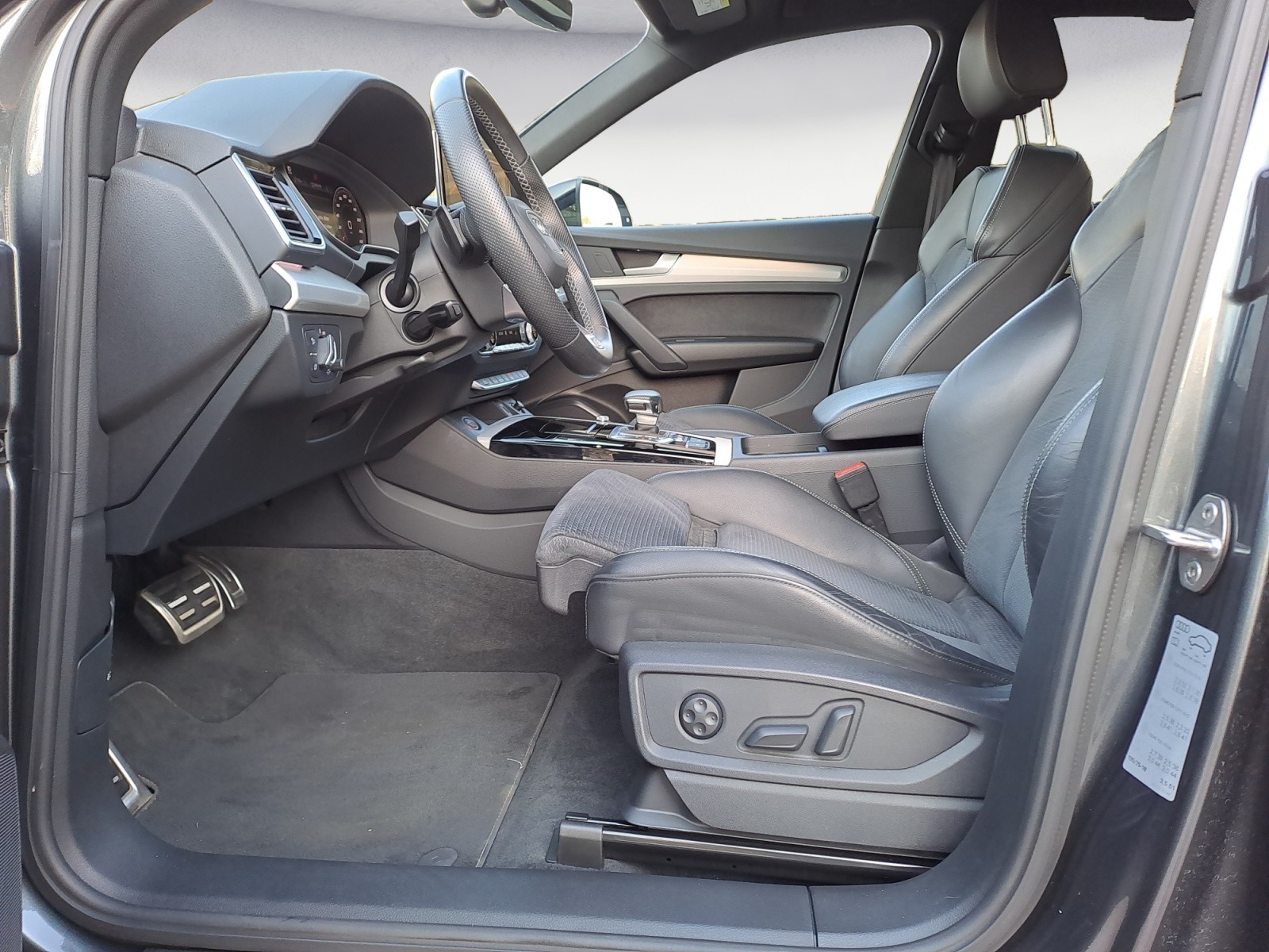 Audi - SQ5 TDI 251(341) kW(PS) tiptronic
