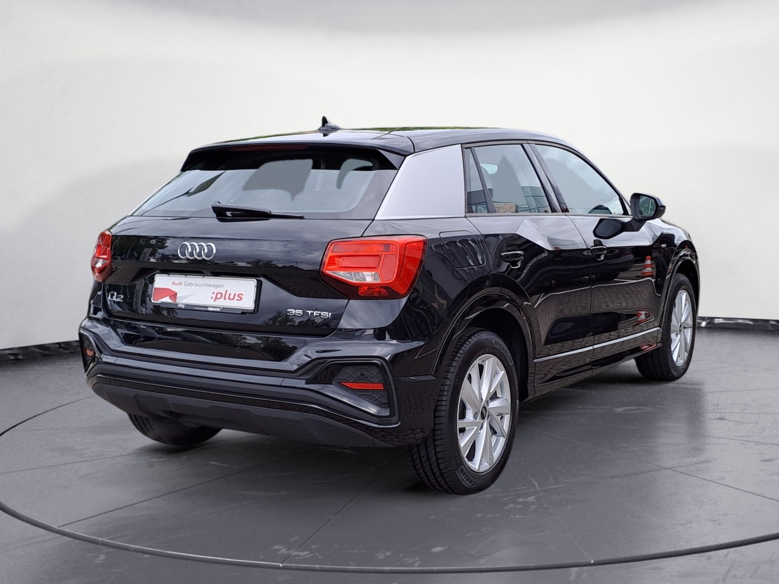 Audi - Q2 35 TFSI S tronic S line