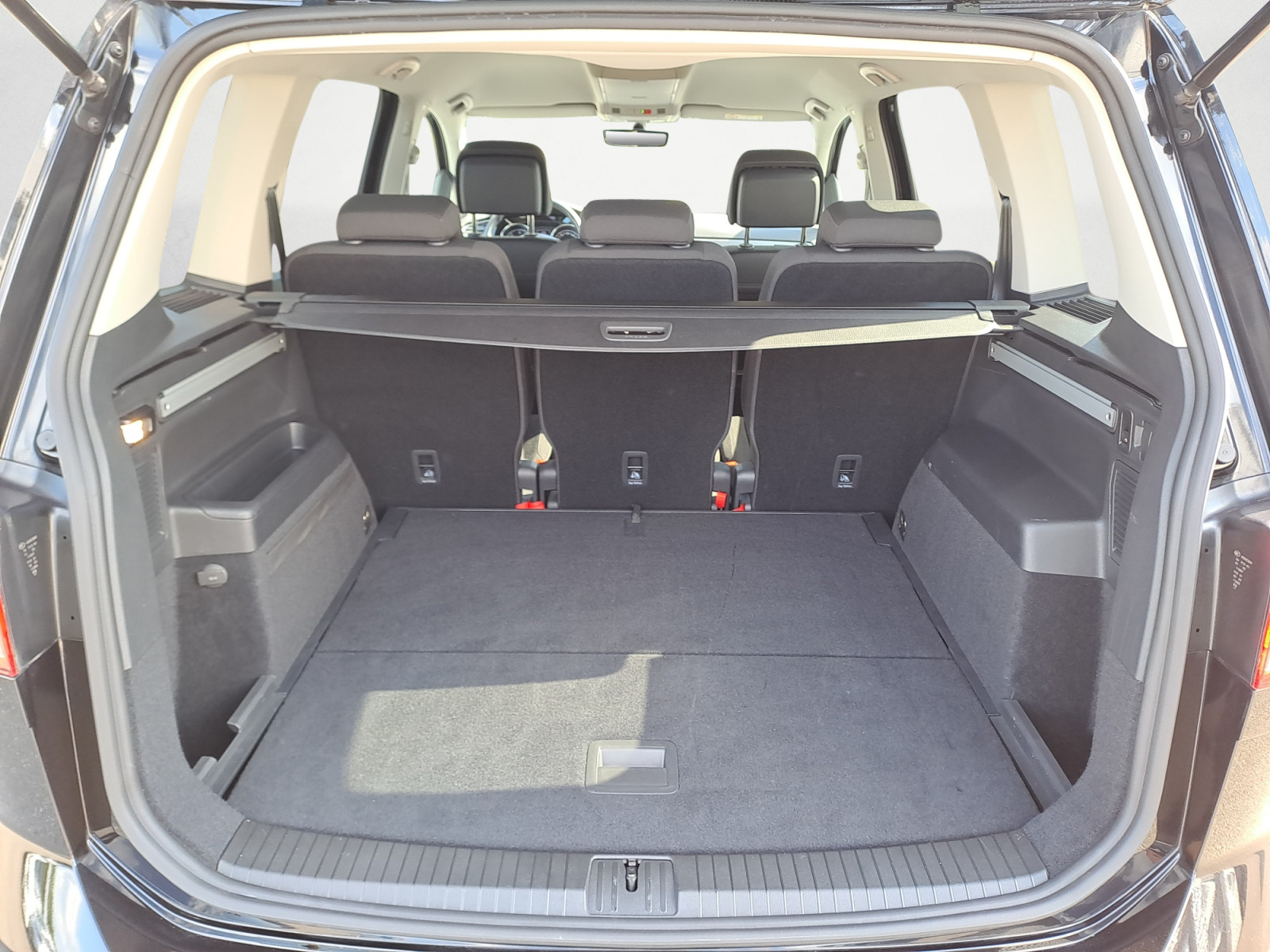 Volkswagen - Touran 2.0 TDI SCR DSG Comfortline