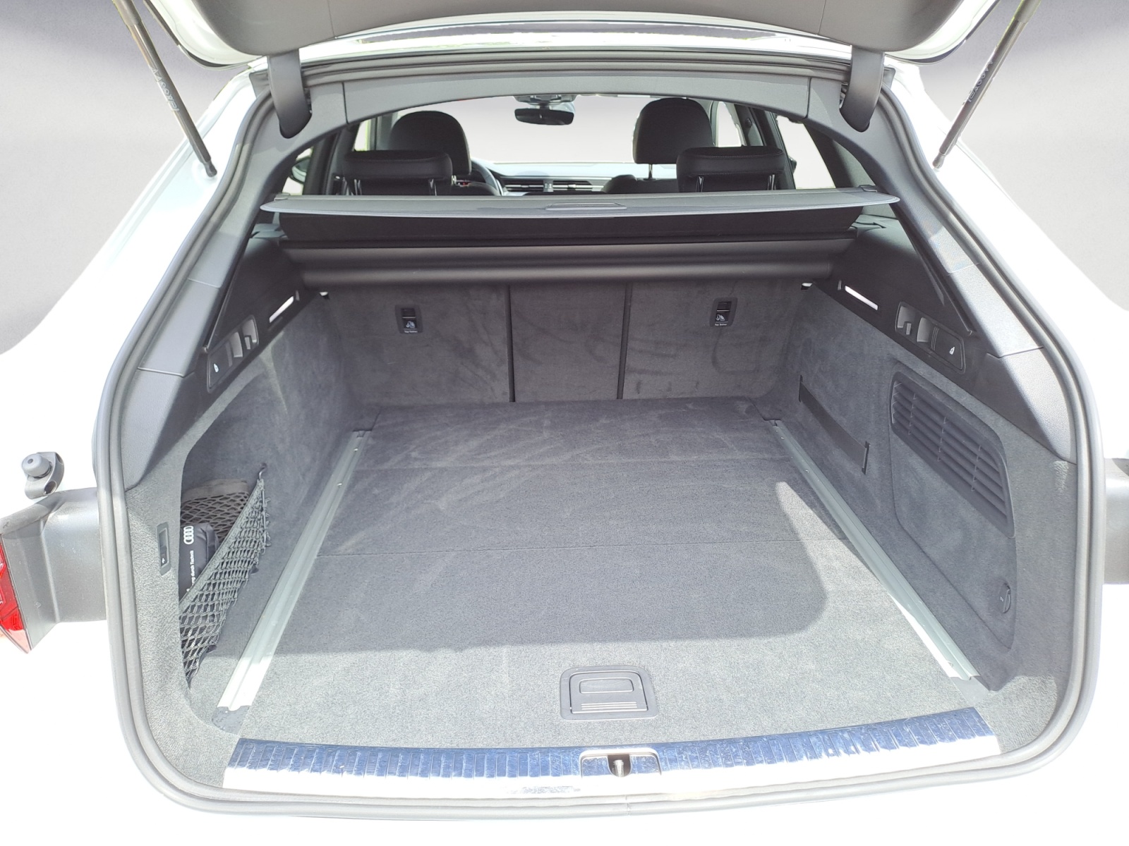 Audi - A6 Avant 35 TDI S tronic S line