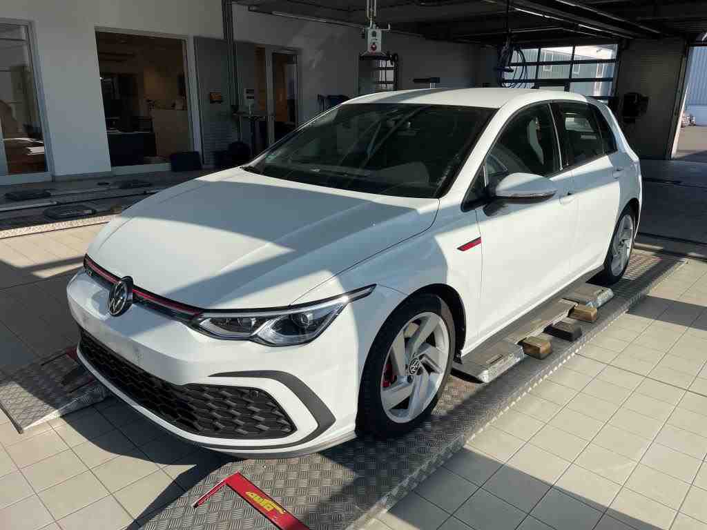 Volkswagen - Golf GTI 2.0 TSI DSG