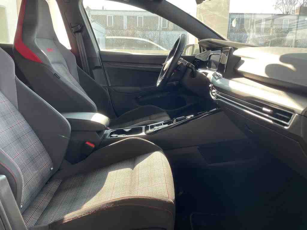Volkswagen - Golf GTI 2.0 TSI DSG