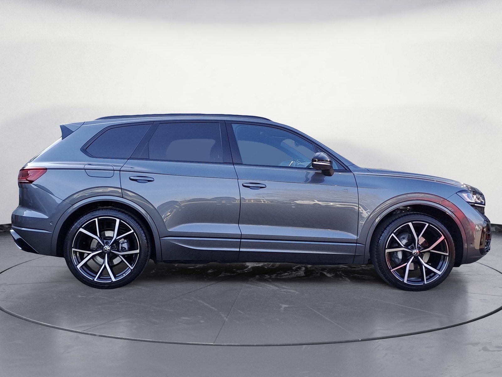 Volkswagen - Touareg R-Line 3,0 l V6 TDI SCR 4MOTION 8-Gang-Automatik (Tiptro nic)