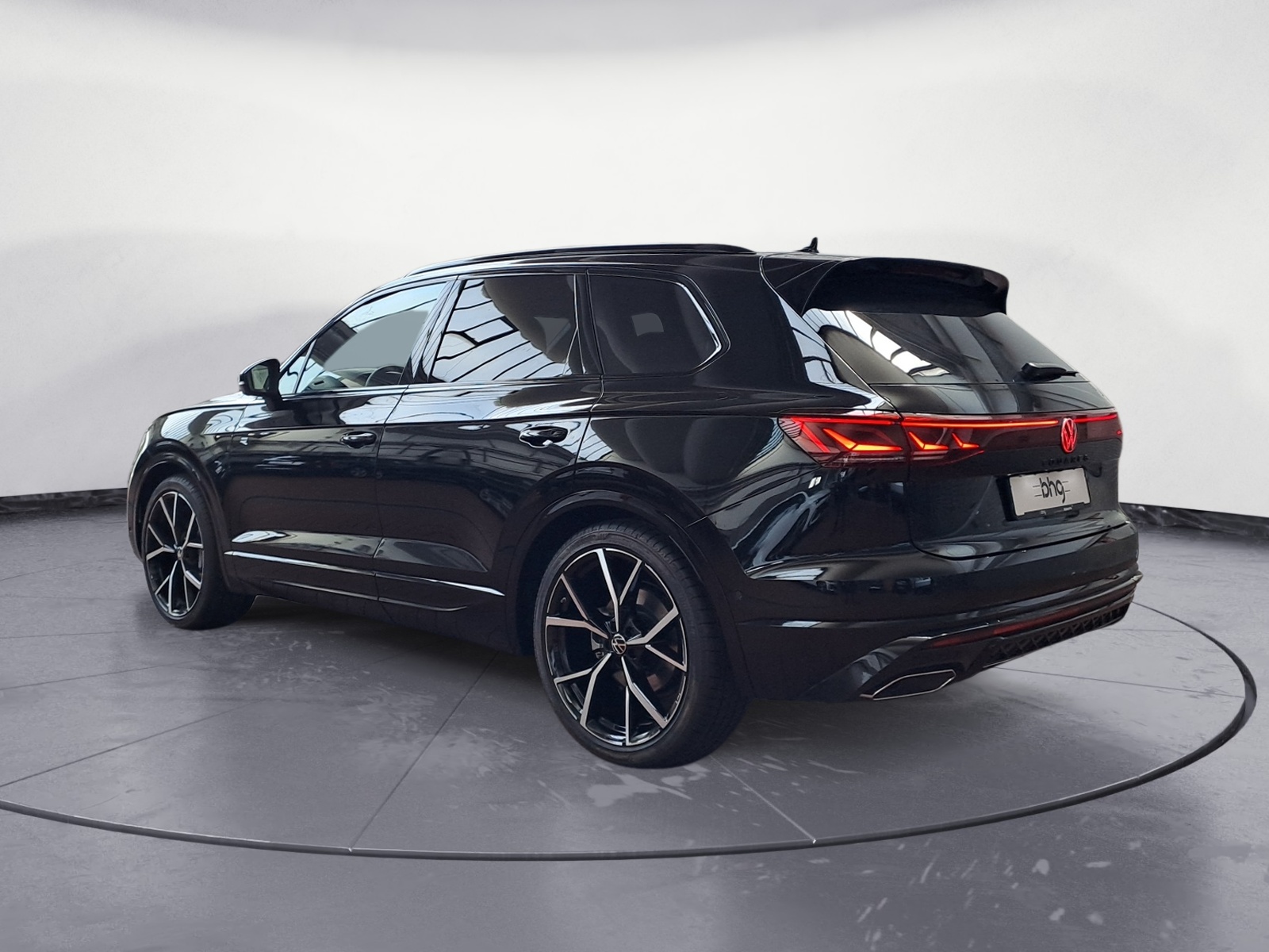 Volkswagen - Touareg R-Line 3,0 l V6 TDI SCR 4MOTION   8-Gang-Automatik (Tiptro nic)