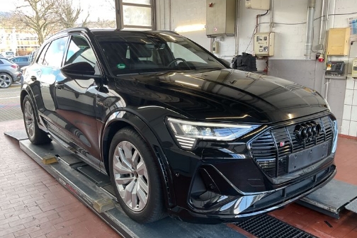 Audi - e-tron S 370