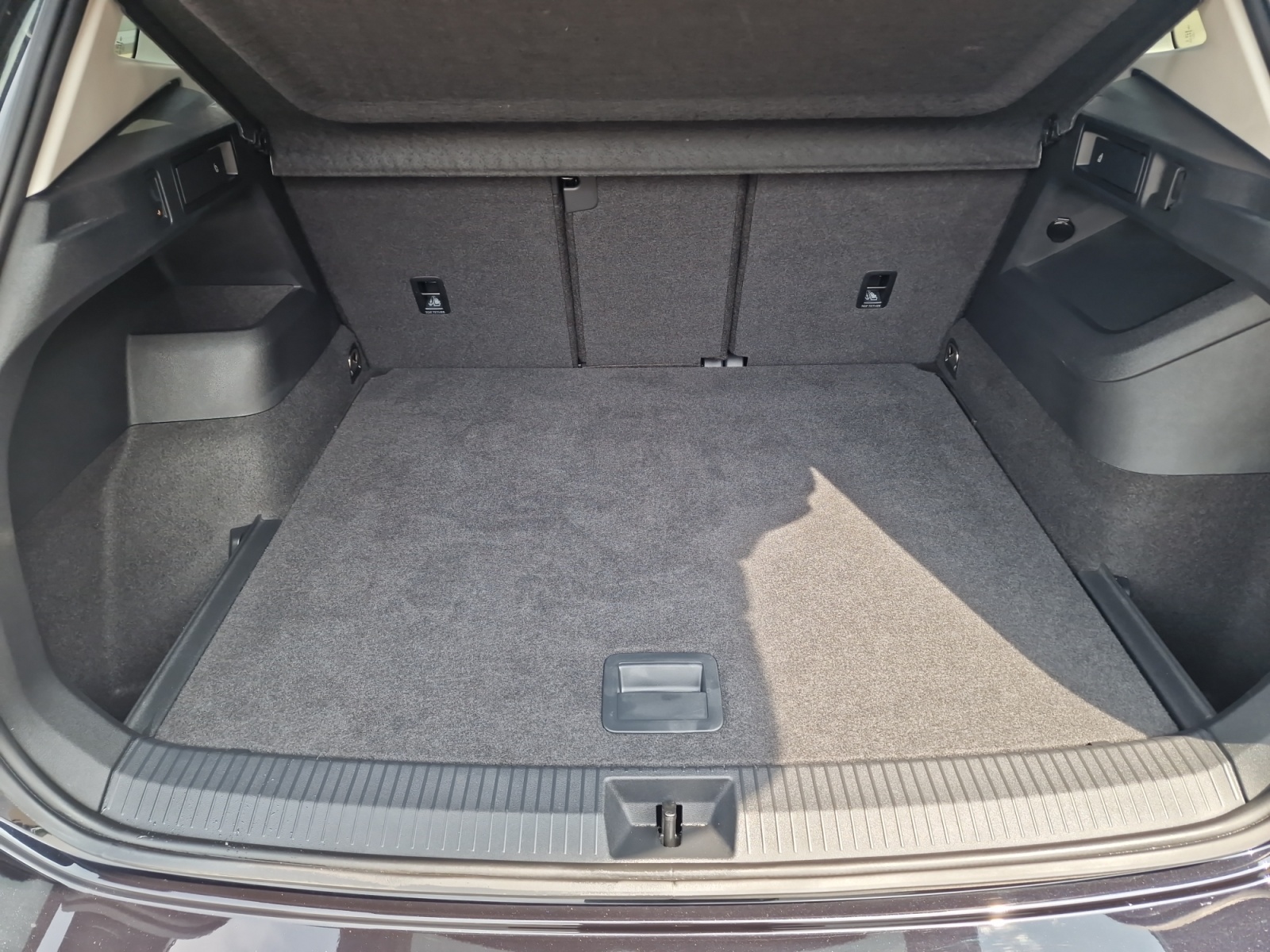 Volkswagen - Tiguan 2.0 TDI SCR DSG Elegance