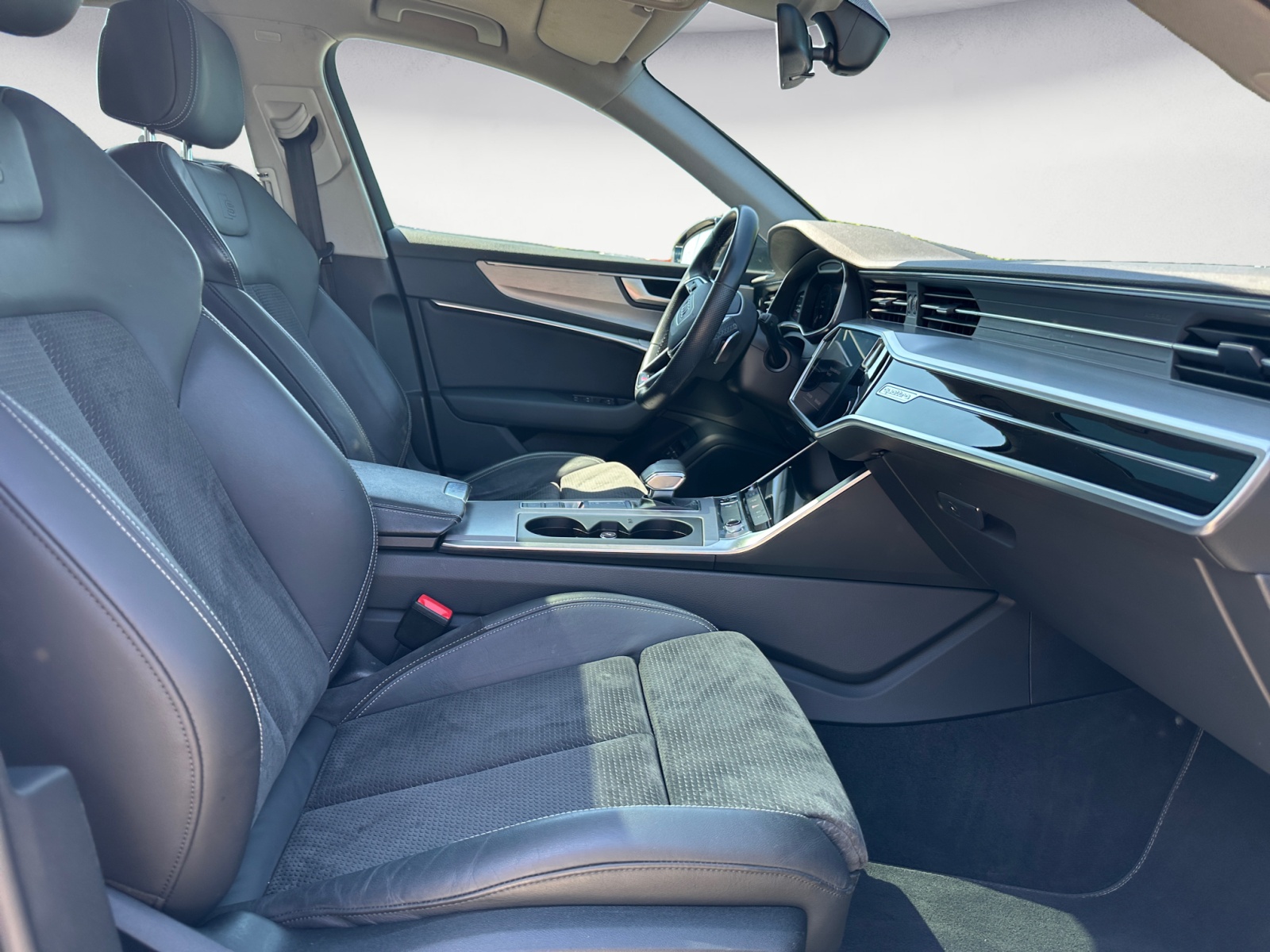 Audi - A6 Avant 55 TFSI e quattro S tronic