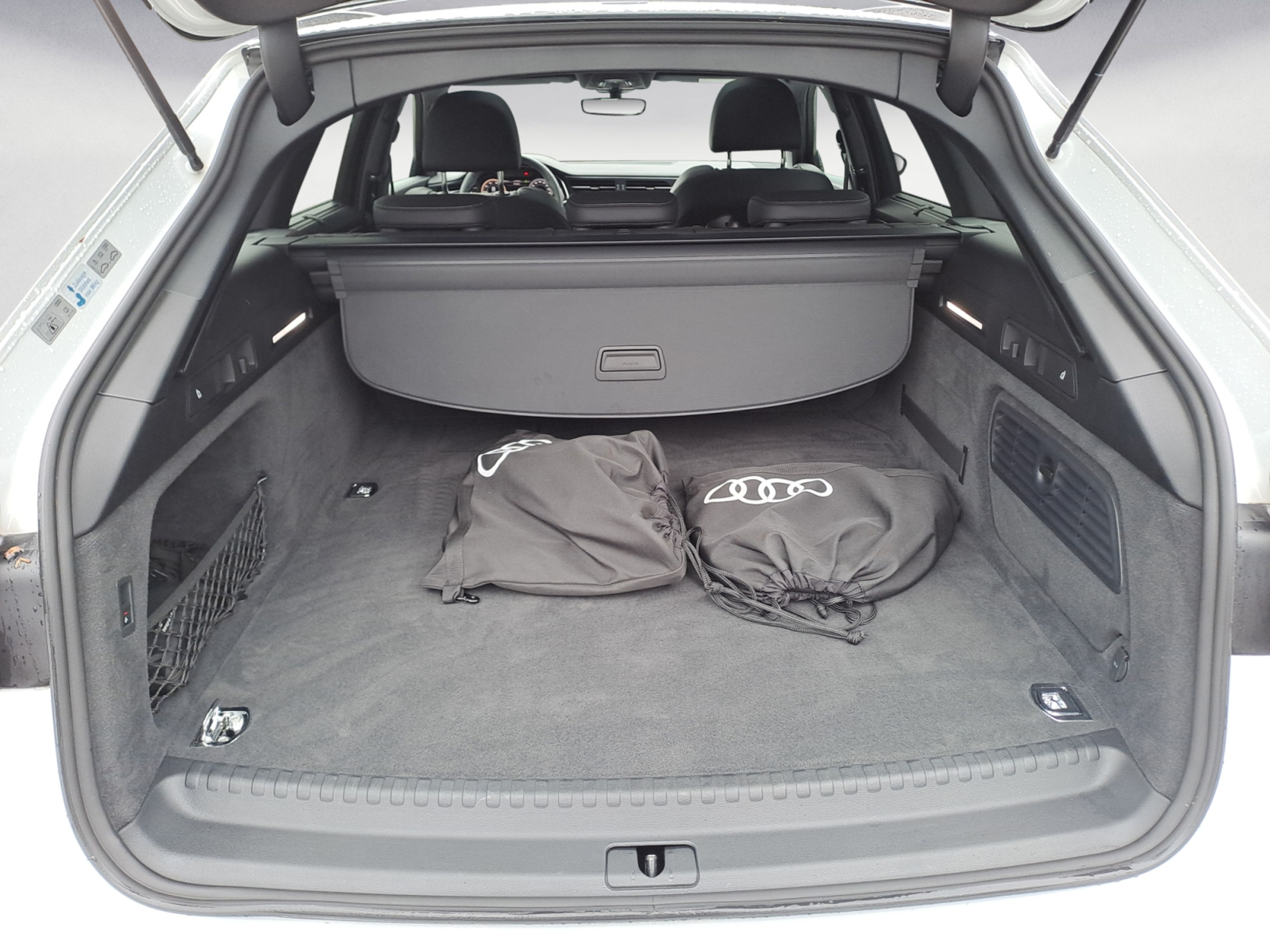 Audi - A6 Avant TFSI e Sport