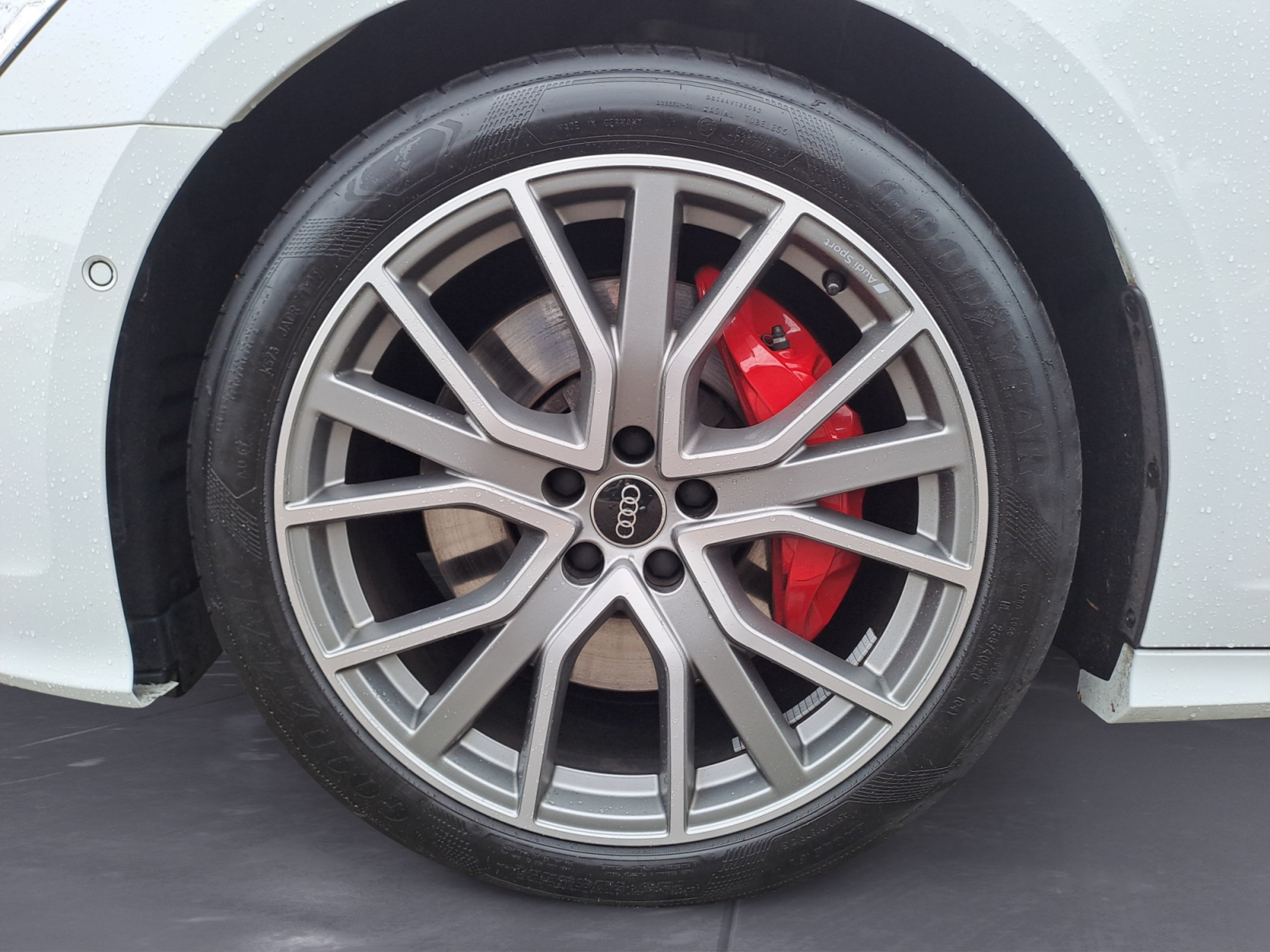 Audi - A6 Avant TFSI e Sport