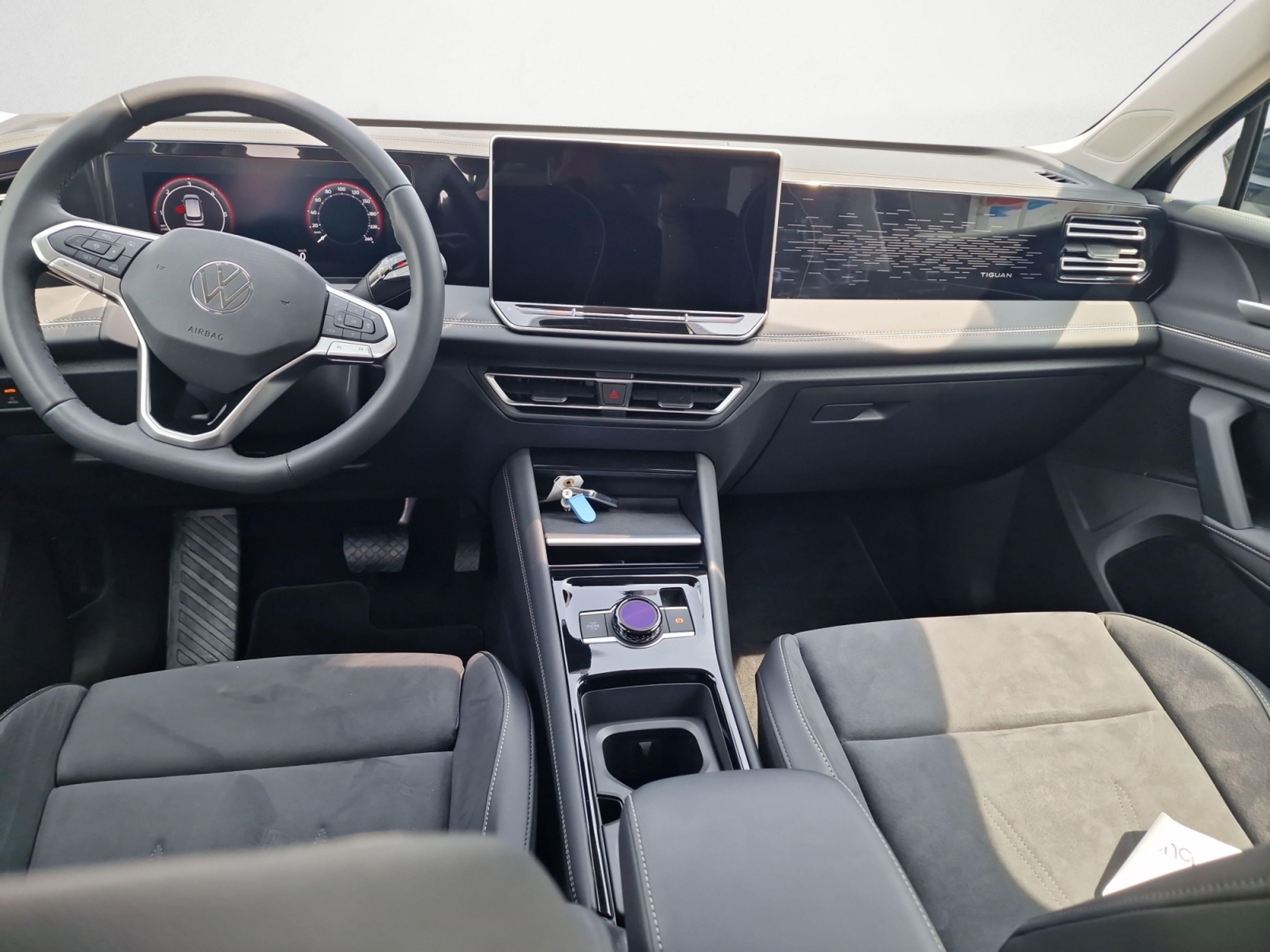 Volkswagen - Tiguan 2.0 TDI SCR DSG Elegance