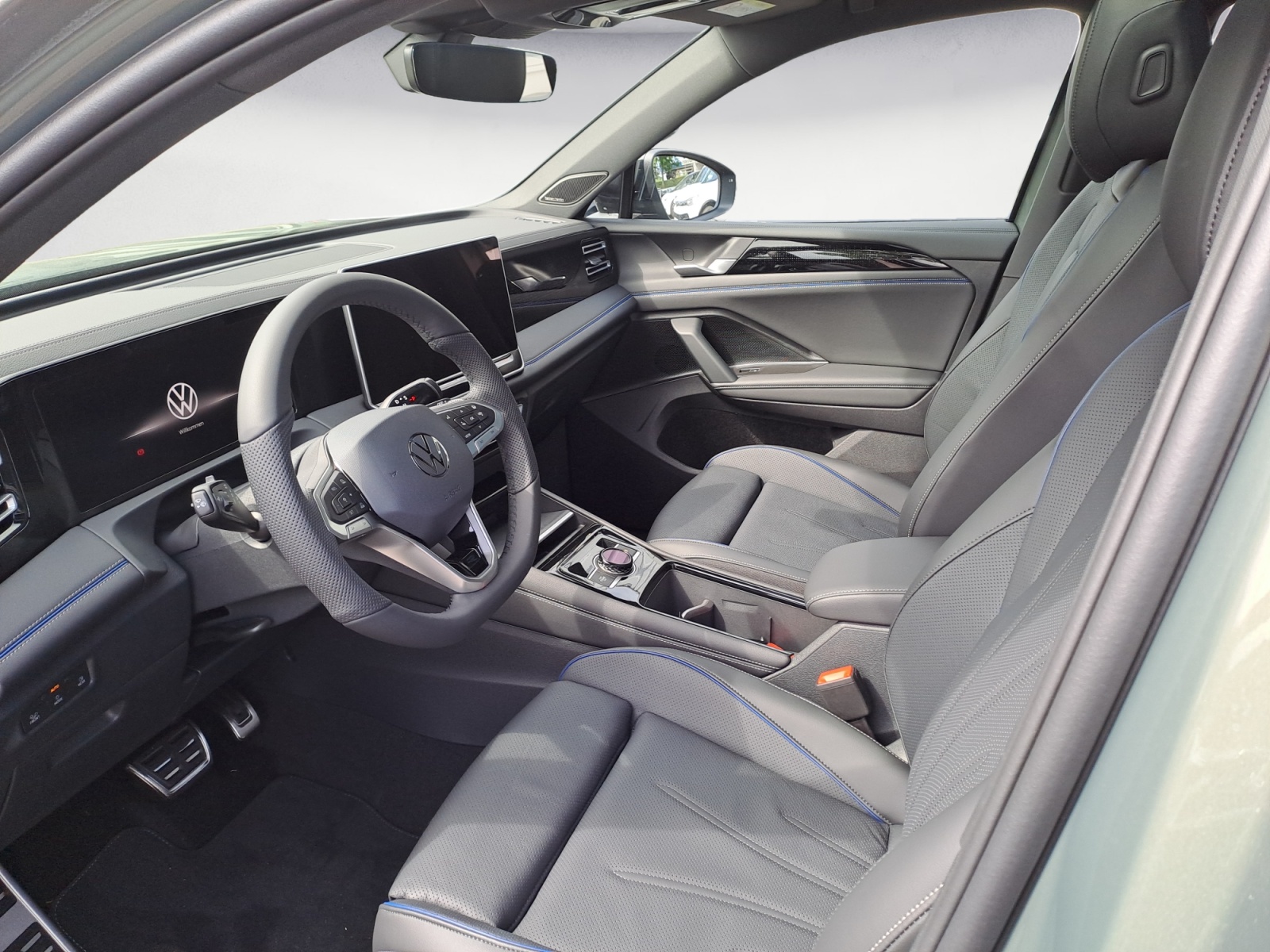 Volkswagen - Tiguan R-Line 2,0 l TSI OPF 4MOTION   7-Gang-Doppelkupplungsgetrie be DSG