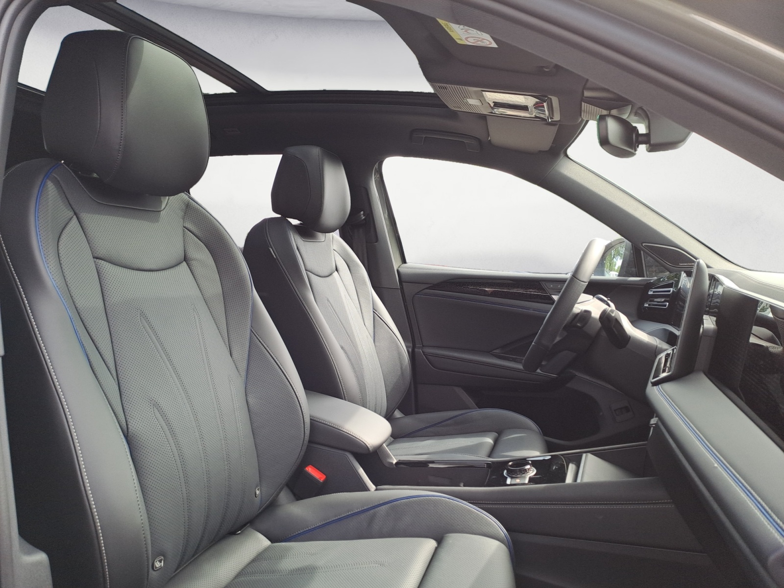 Volkswagen - Tiguan R-Line 2,0 l TSI OPF 4MOTION   7-Gang-Doppelkupplungsgetrie be DSG
