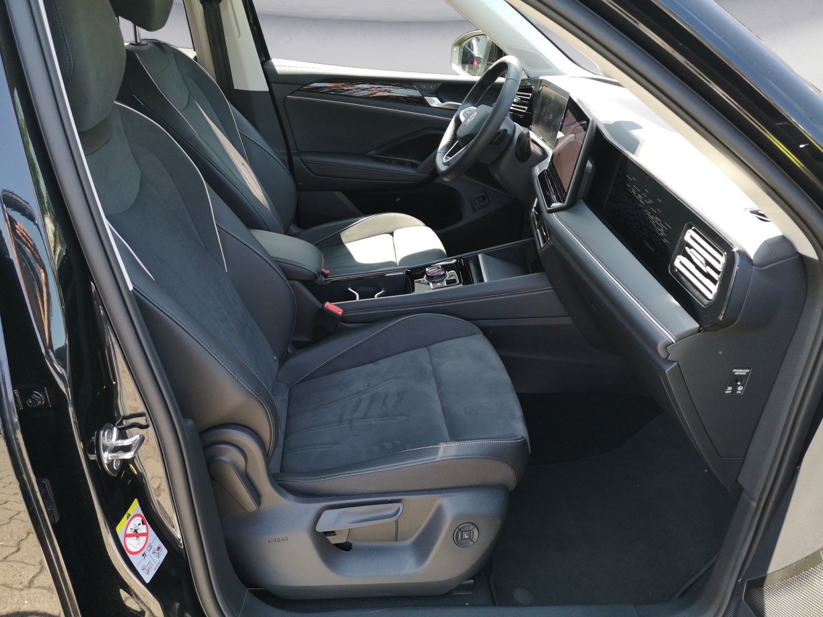 Volkswagen - Tiguan 1.5 eTSI Elegance DSG
