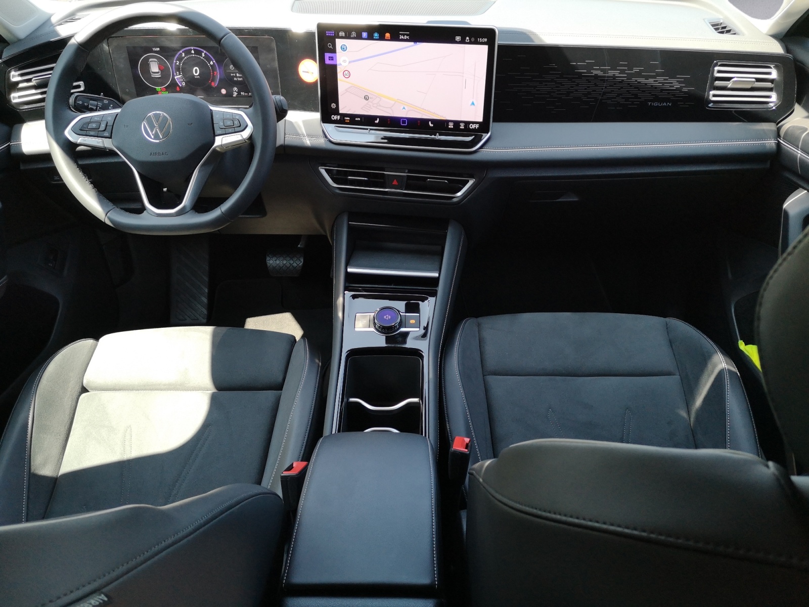 Volkswagen - Tiguan 1.5 eTSI Elegance DSG