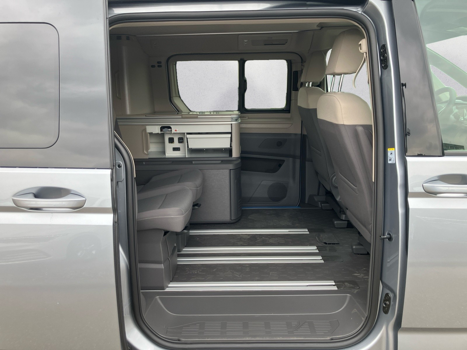 Volkswagen - California Der neue California Coast 2,0 l TDI SCR Frontantrieb 7-Gang-DS G Radst. 3124 mm