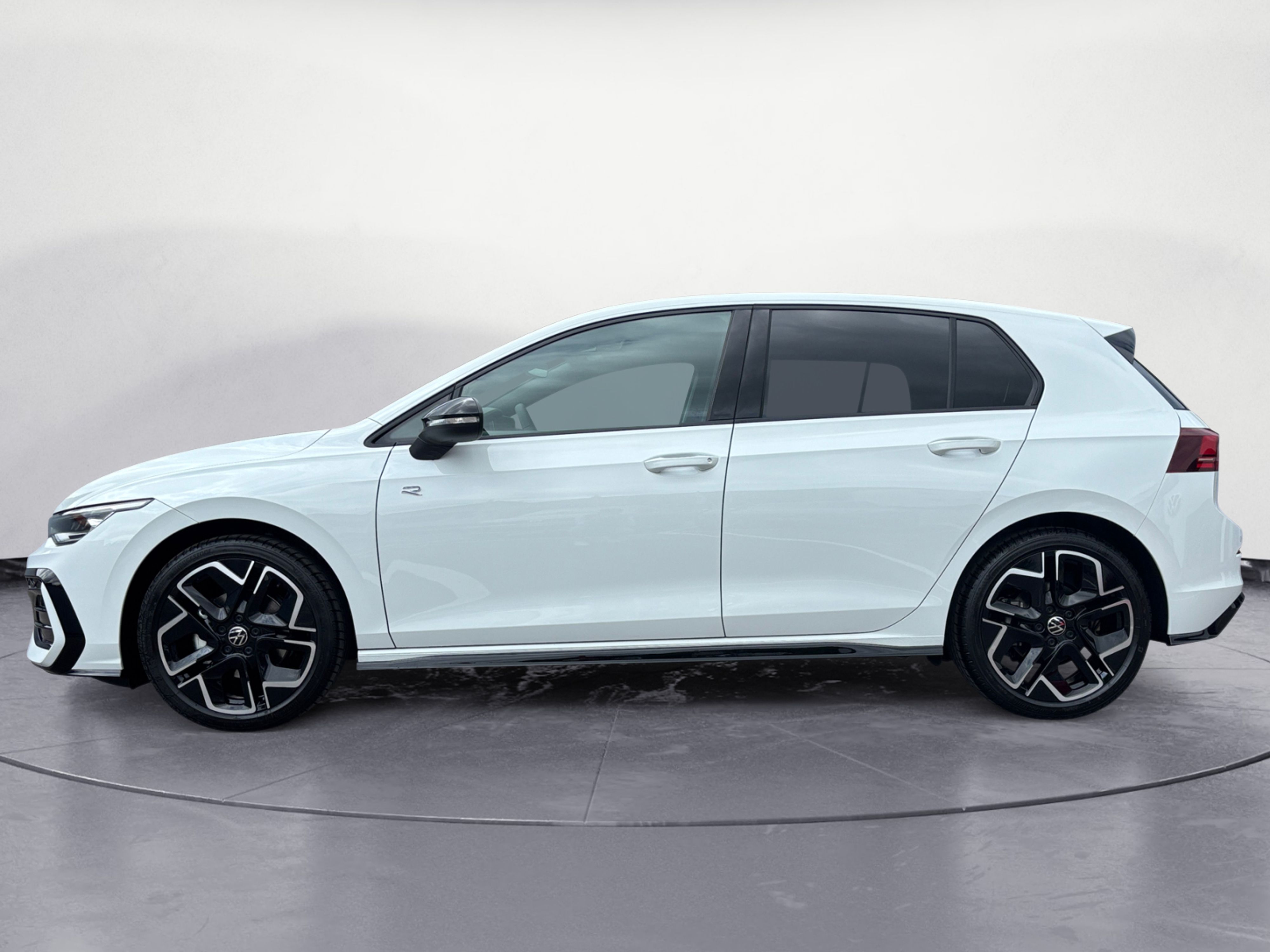 Volkswagen - Golf R-Line 1,5 l eTSI OPF (150 P S) 7-Gang-Doppelkupplungsgetriebe DSG