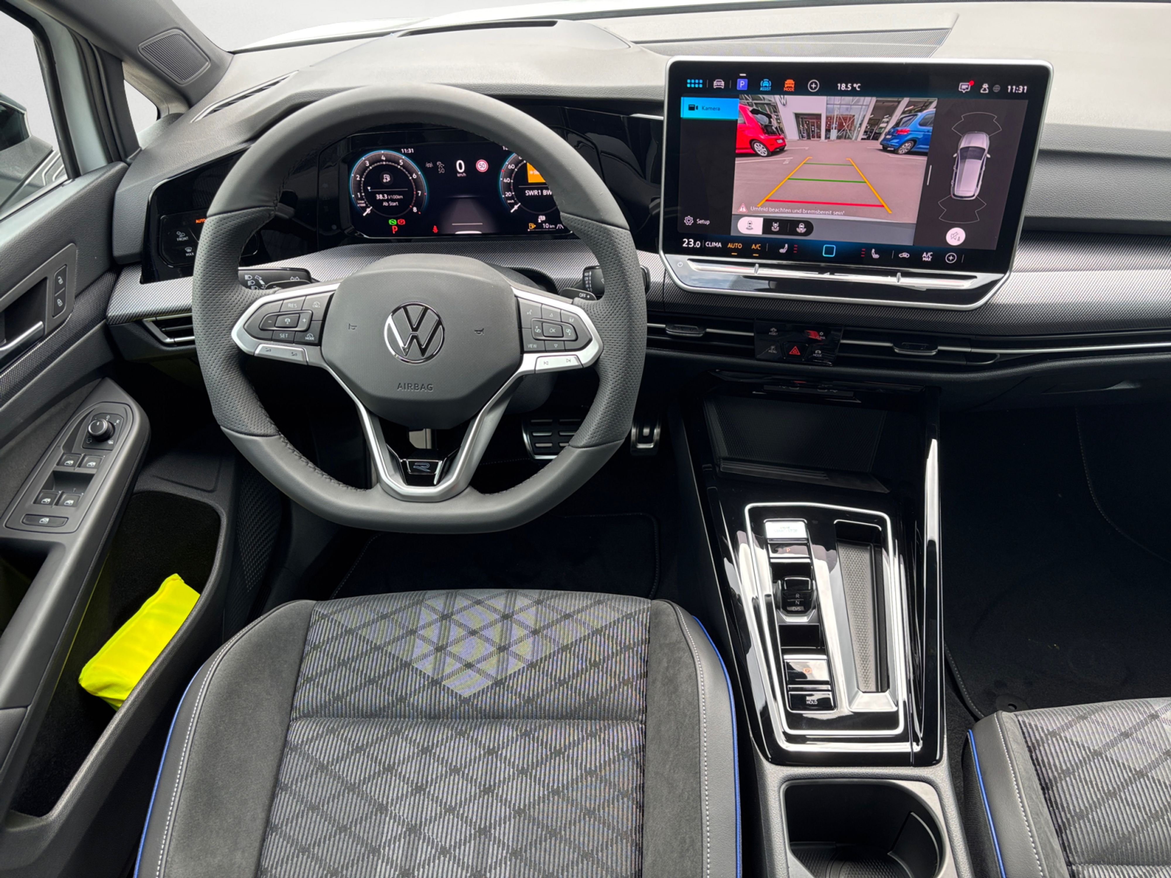 Volkswagen - Golf R-Line 1,5 l eTSI OPF (150 P S) 7-Gang-Doppelkupplungsgetriebe DSG