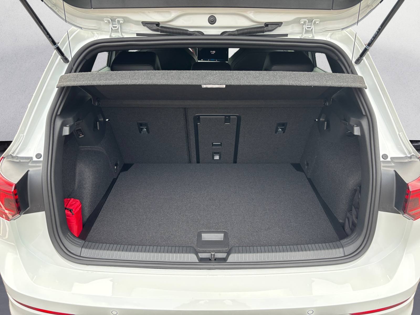 Volkswagen - Golf R-Line 1,5 l eTSI OPF (150 P S) 7-Gang-Doppelkupplungsgetriebe DSG