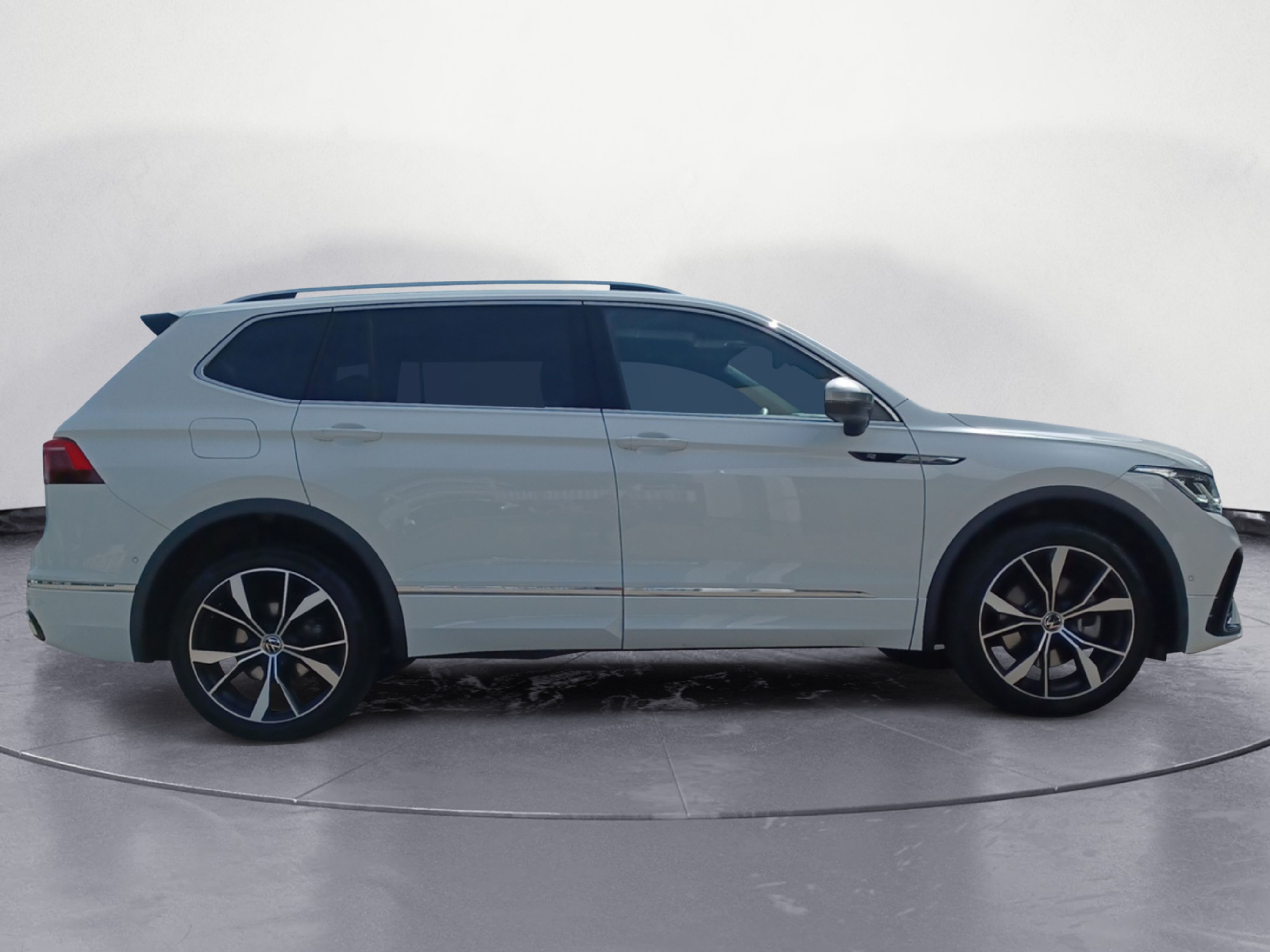 Volkswagen - Tiguan Allspace 2.0 TDI SCR 4Motion DSG R-Line