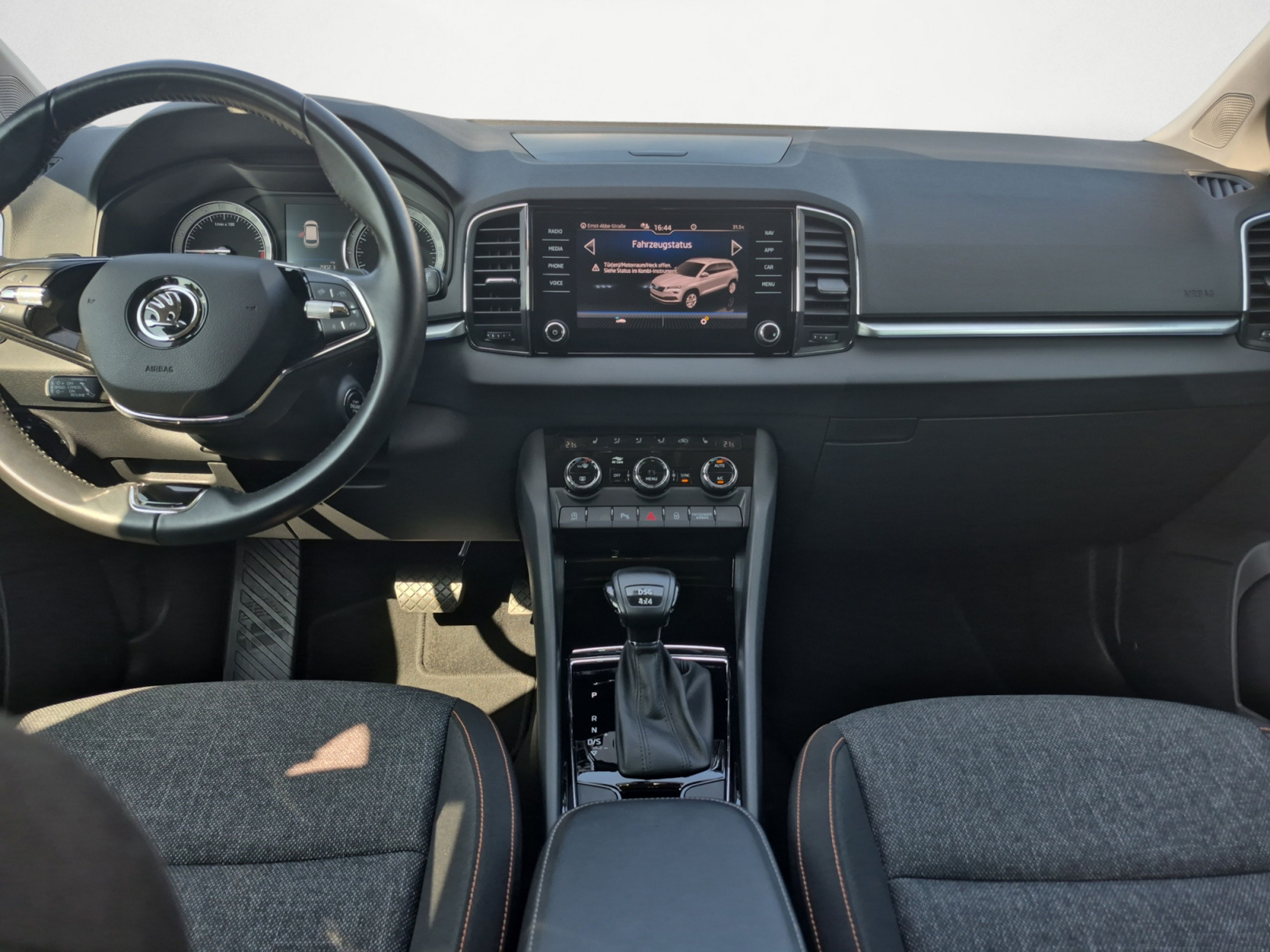 Skoda - Karoq 2.0 TDI SCR 4x4 DSG Ambition