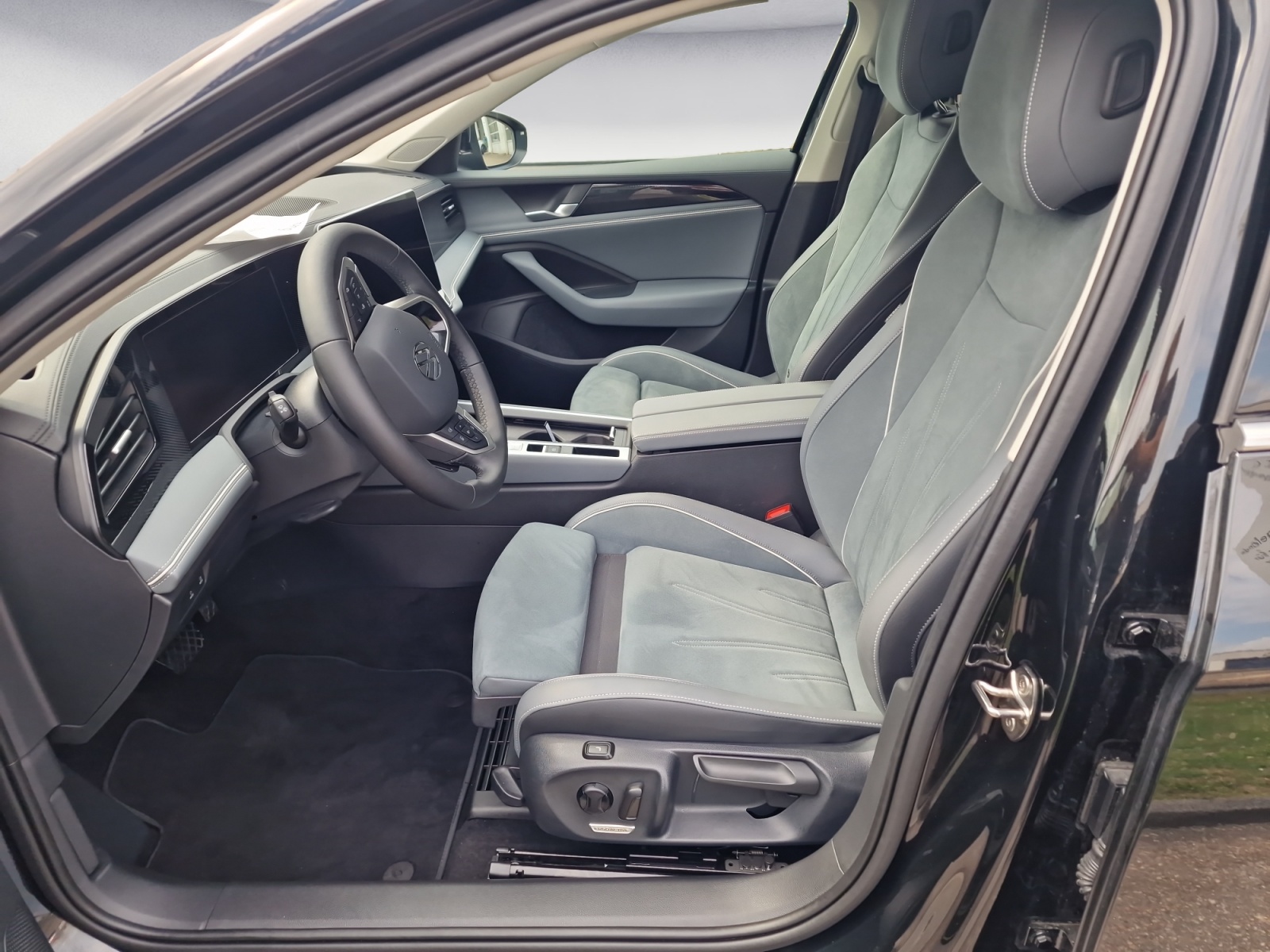 Volkswagen - Passat Variant 1.5 e-TSI OPF DSG Business