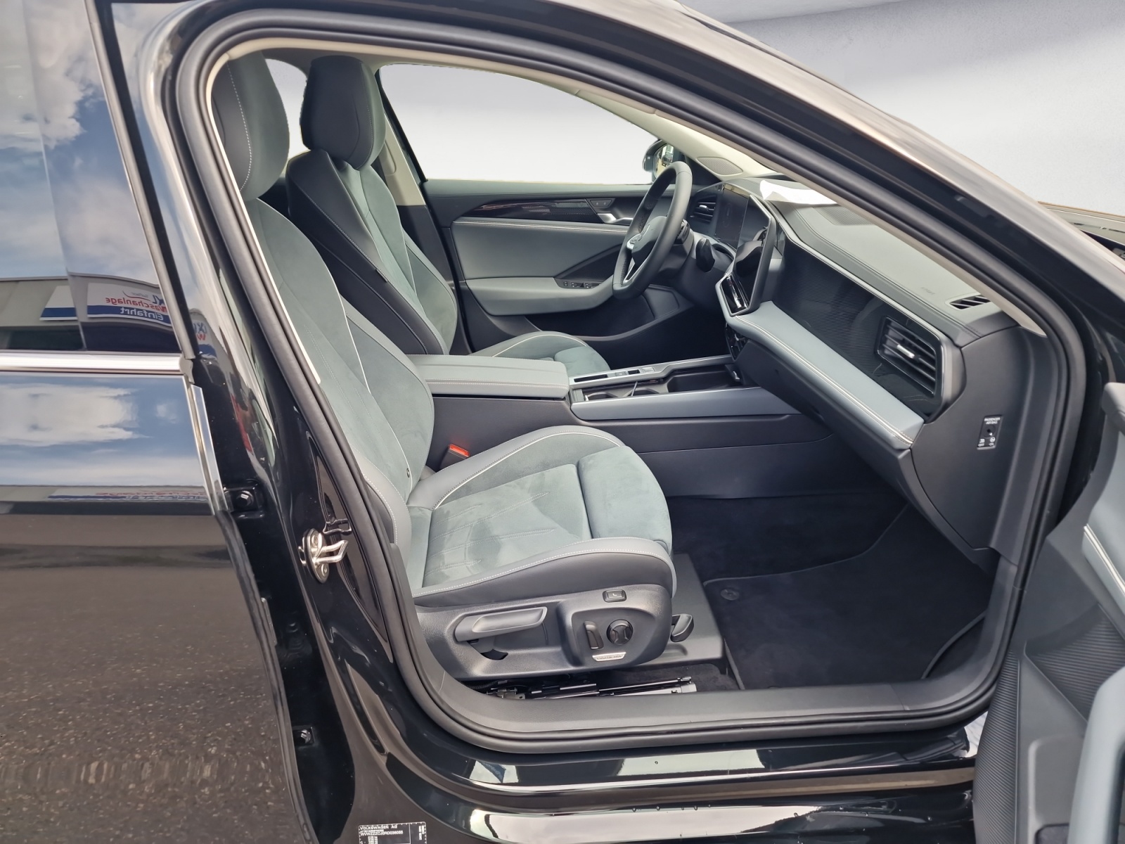 Volkswagen - Passat Variant 1.5 e-TSI OPF DSG Business